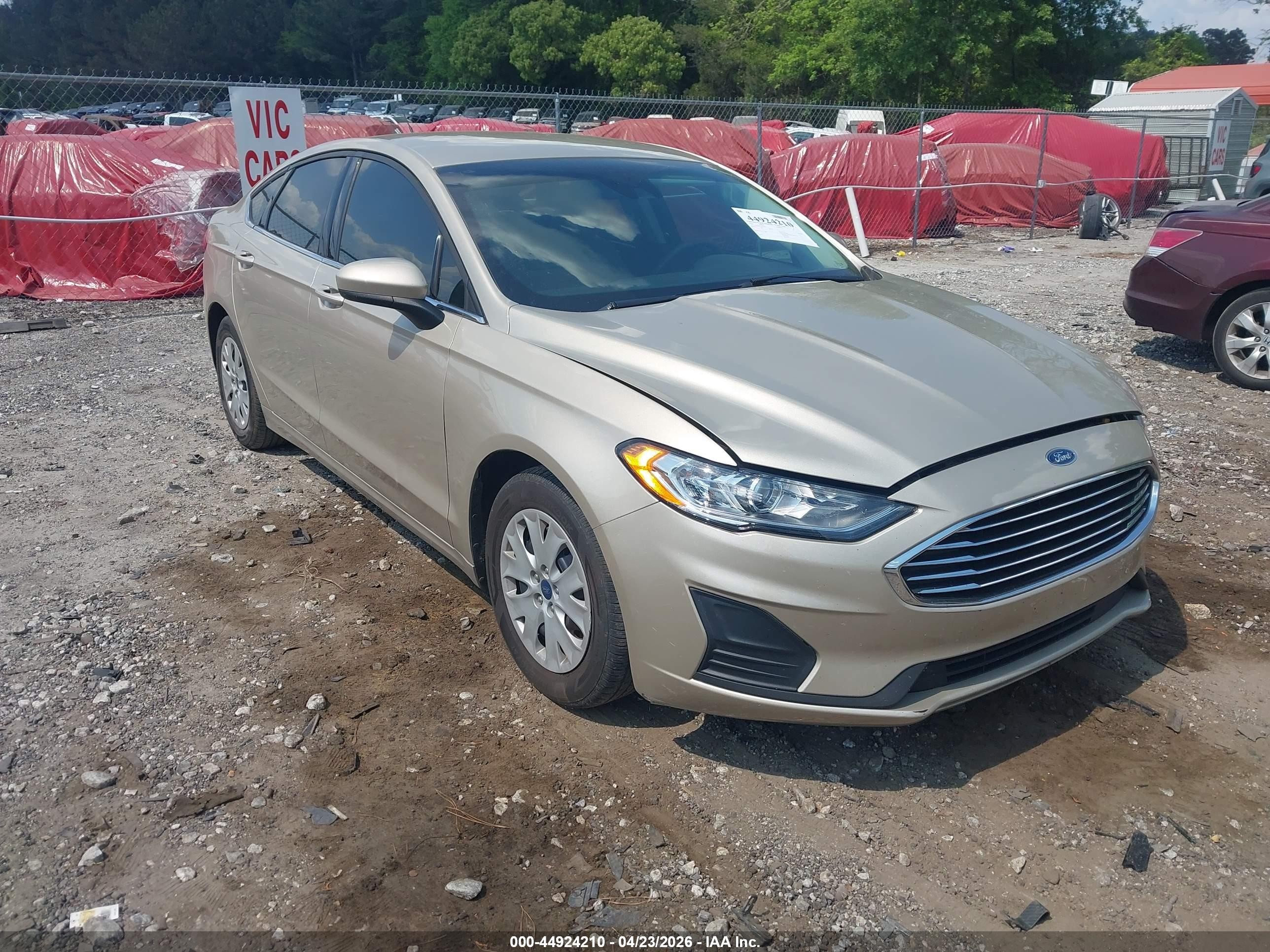 2019 Ford Fusion S, VIN 3FA6P0G77KR160071 — Rear end