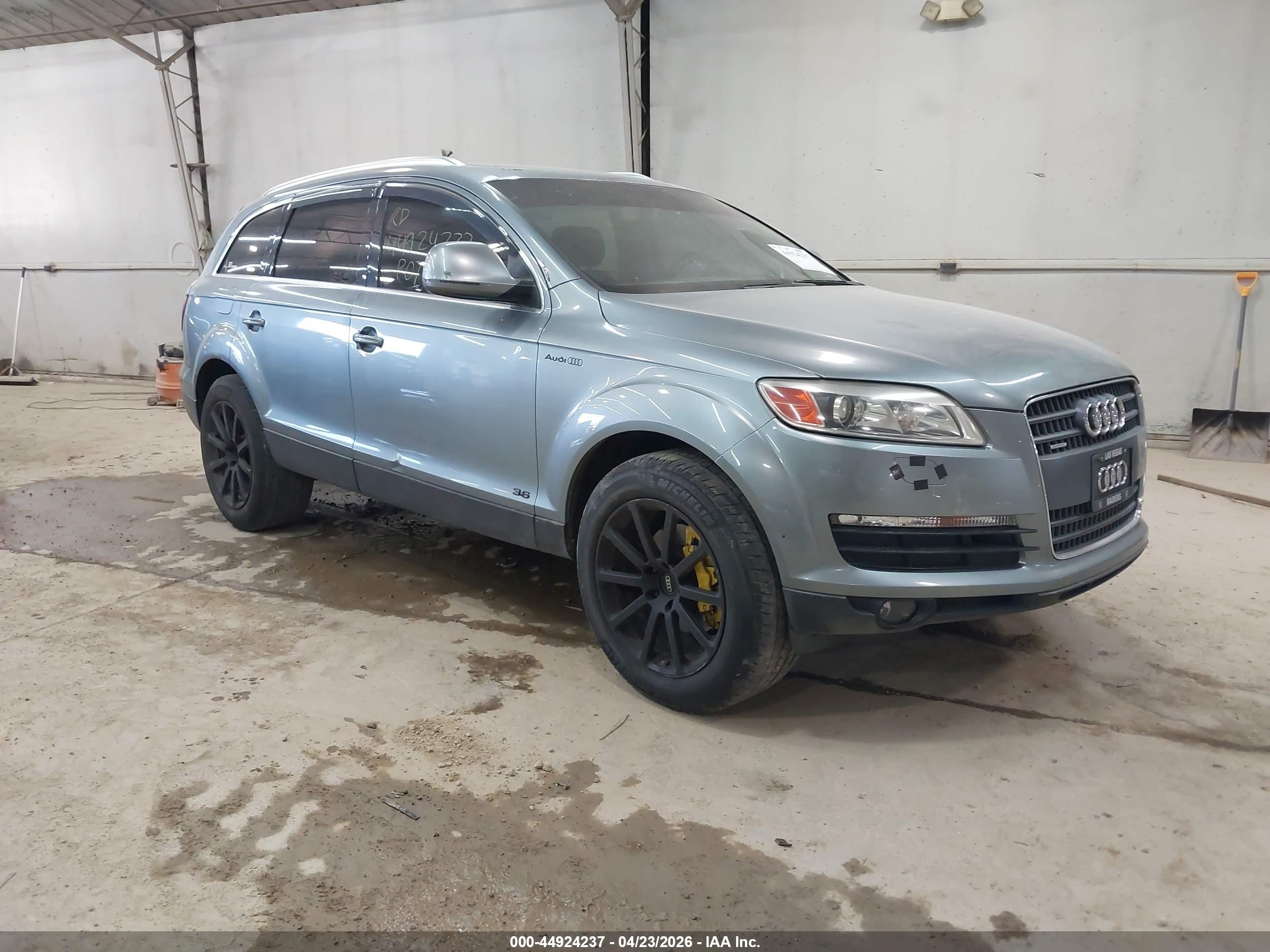 2007 Audi Q7 Premium, VIN WA1BY74LX7D027220 — Rear end
