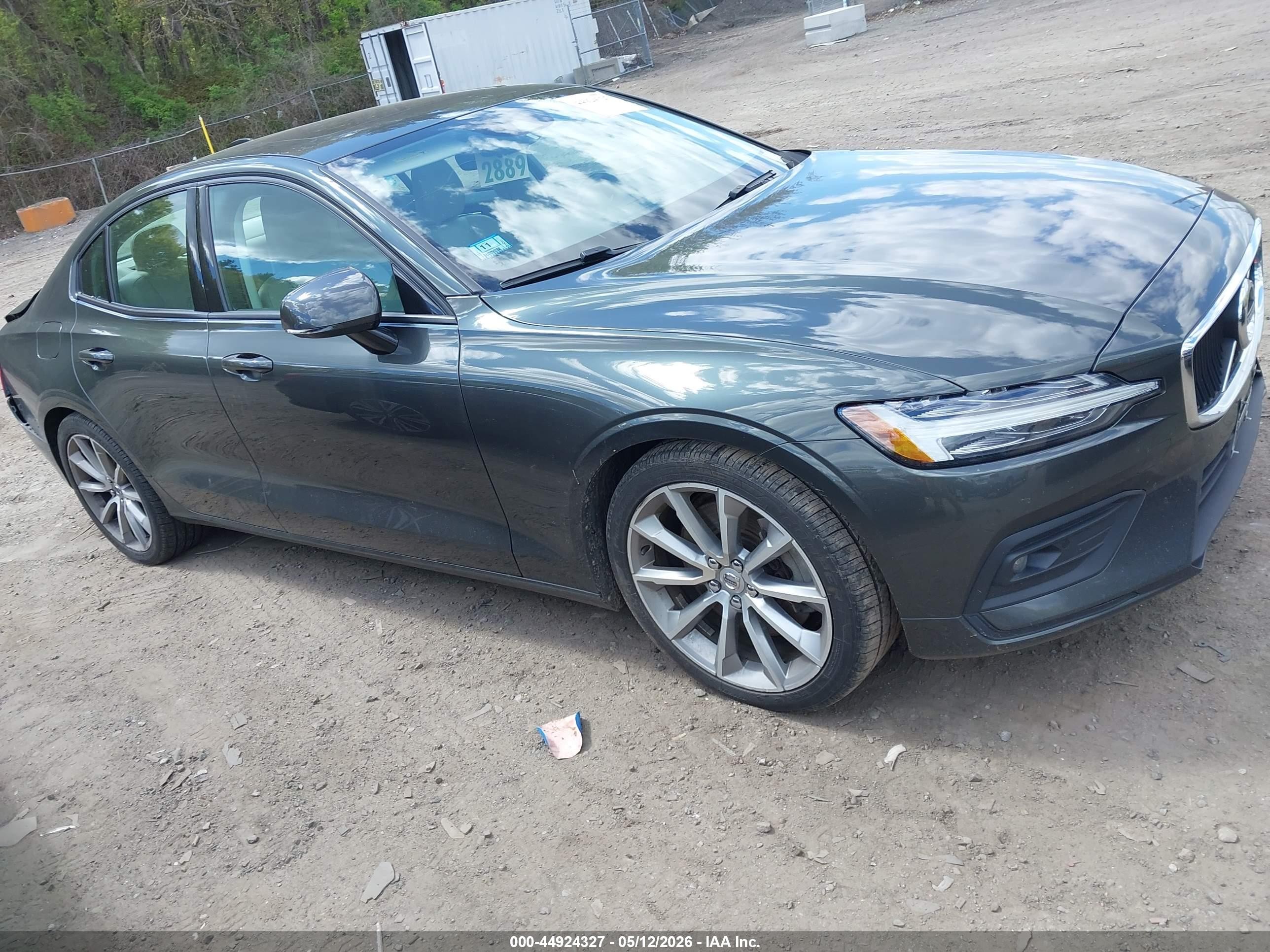 2021 Volvo S60 Momentum, VIN 7JRA22TKXMG092420 — Зад