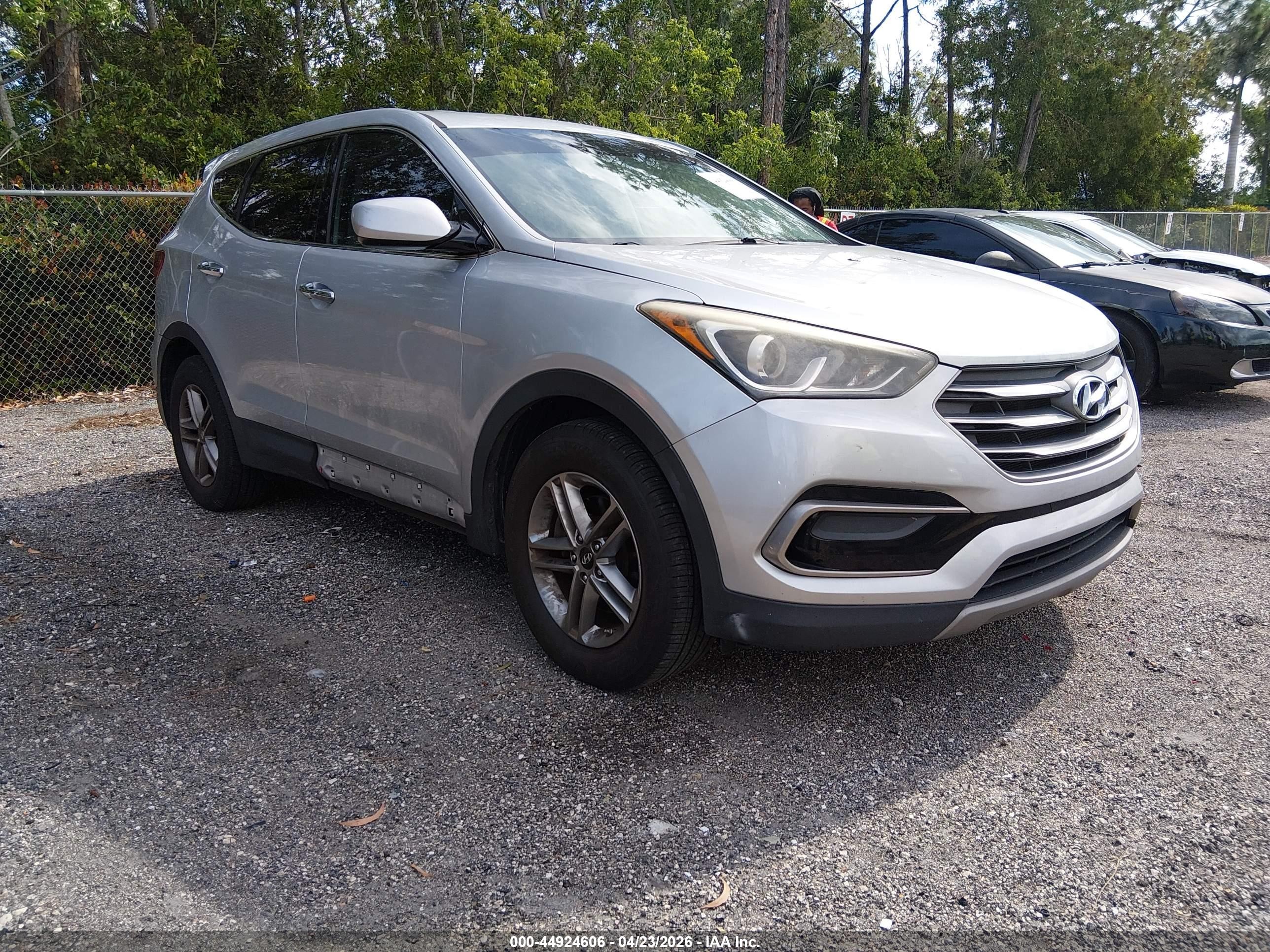 2017 Hyundai Santa Fe 2.4L, VIN 5XYZT3LBXHG492149 — Rear end