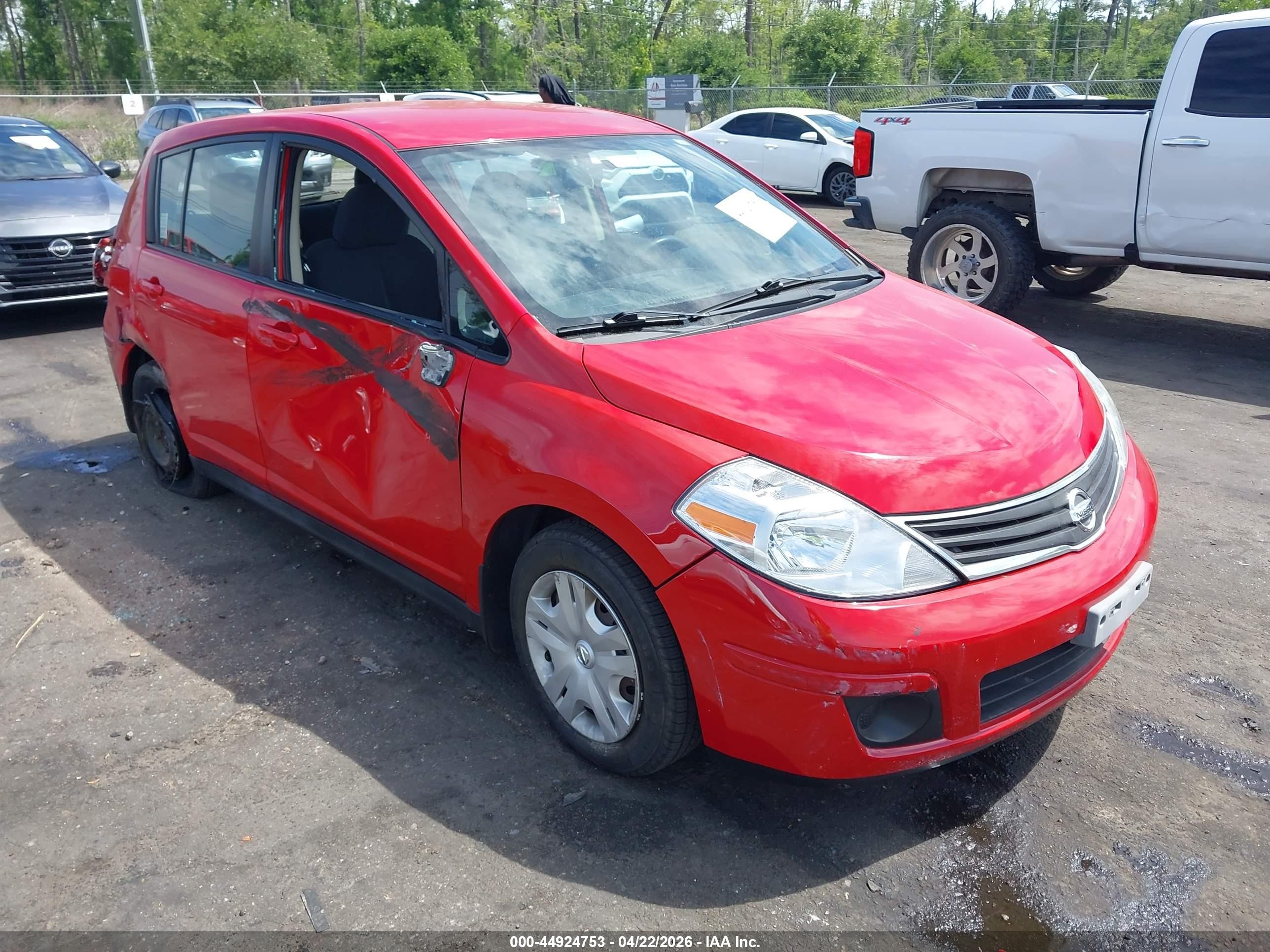 2011 Nissan Versa S, VIN 3N1BC1CP0BL374874 — Side