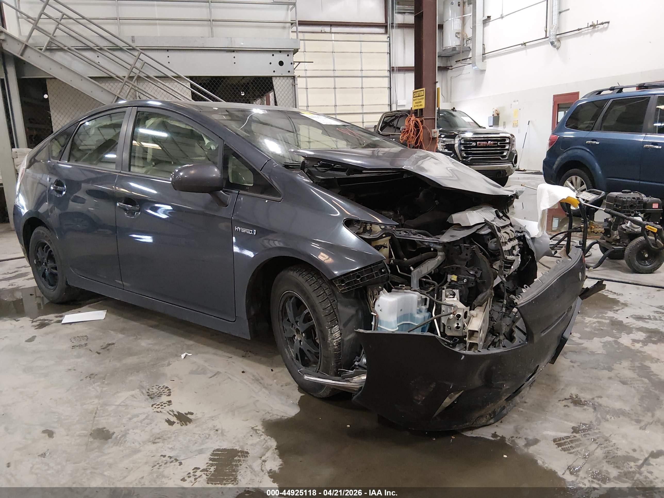 2014 Toyota Prius Four, VIN JTDKN3DU7E0359328 — Front end