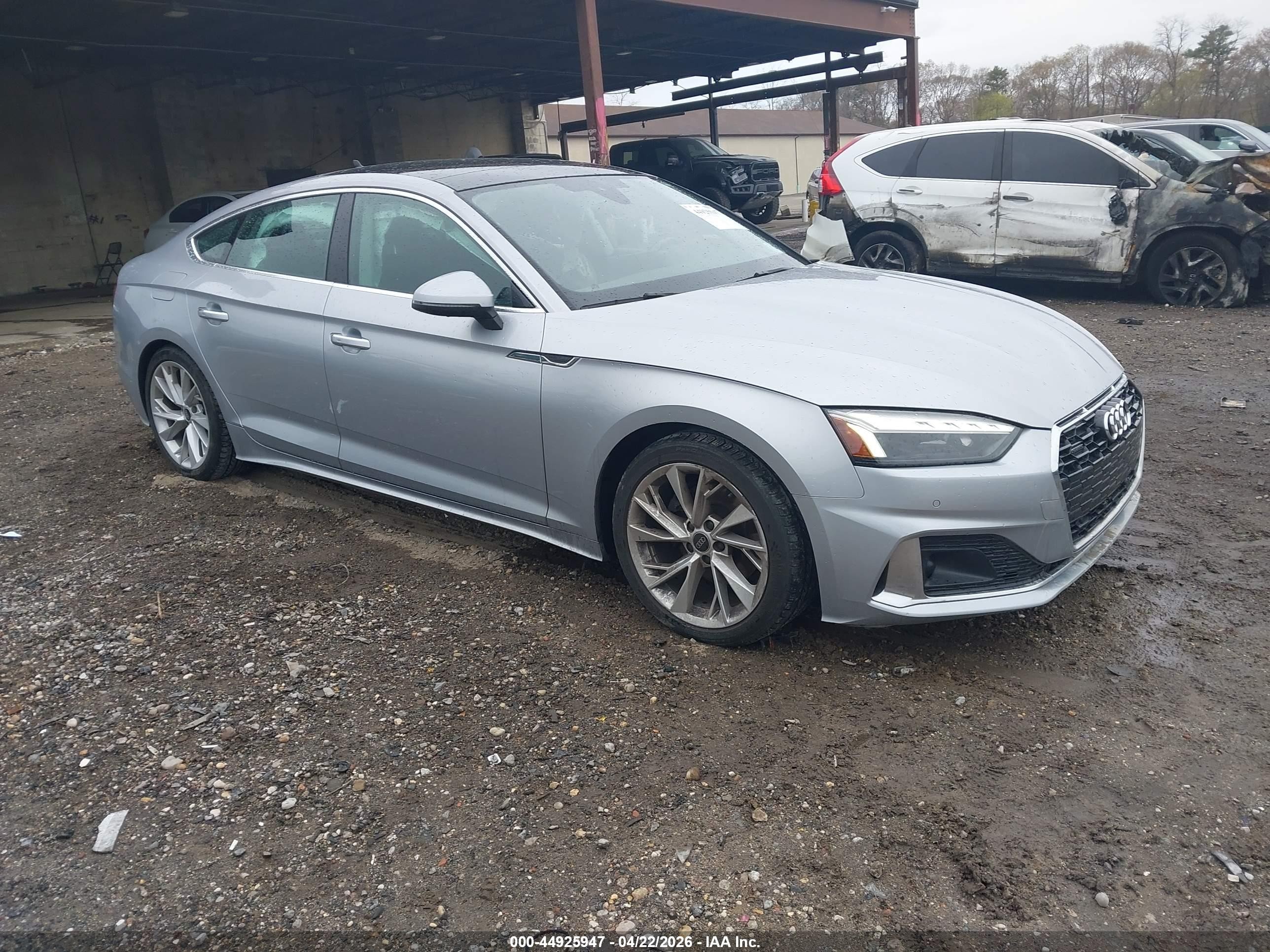 2023 Audi A5 Sportback Premium Plus, VIN WAUCBCF54PA017980 — Зад