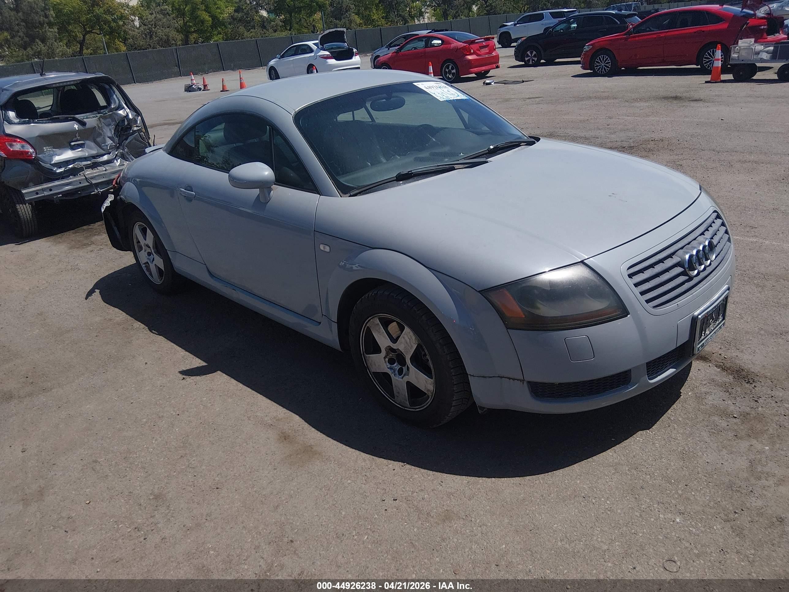 2001 Audi TT, VIN TRUSX28N011033257 — Зад