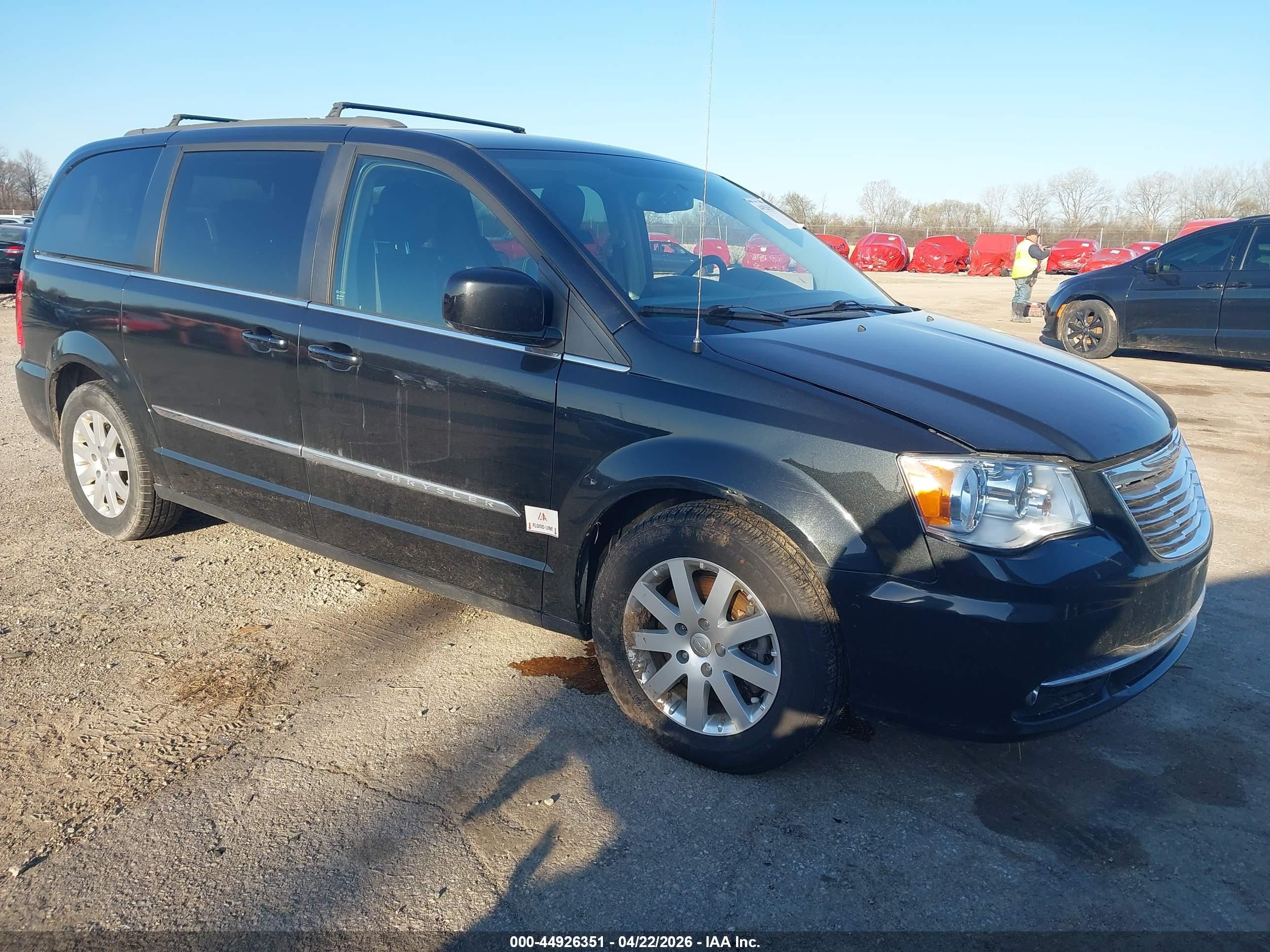 2015 Chrysler Town & Country Touring, VIN 2C4RC1BG0FR694301 — Fresh water flood