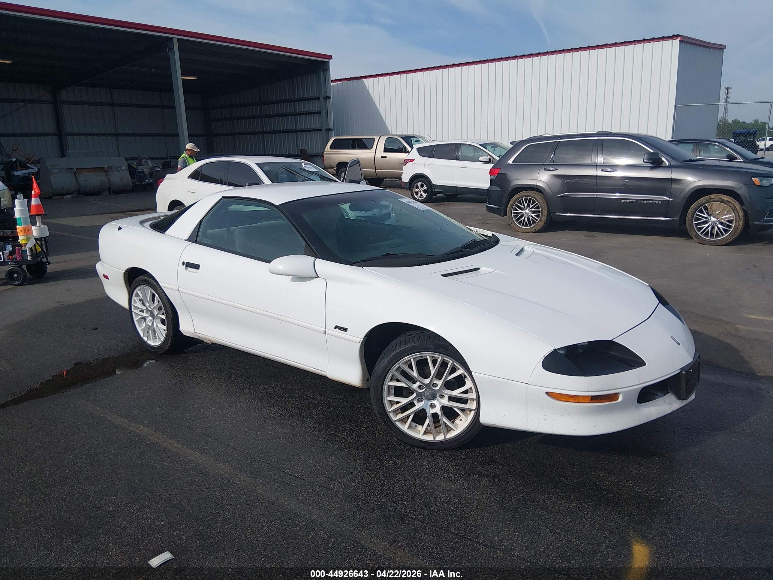 1997 Chevrolet Camaro, VIN 2G1FP22KXV2111461 — Normal wear
