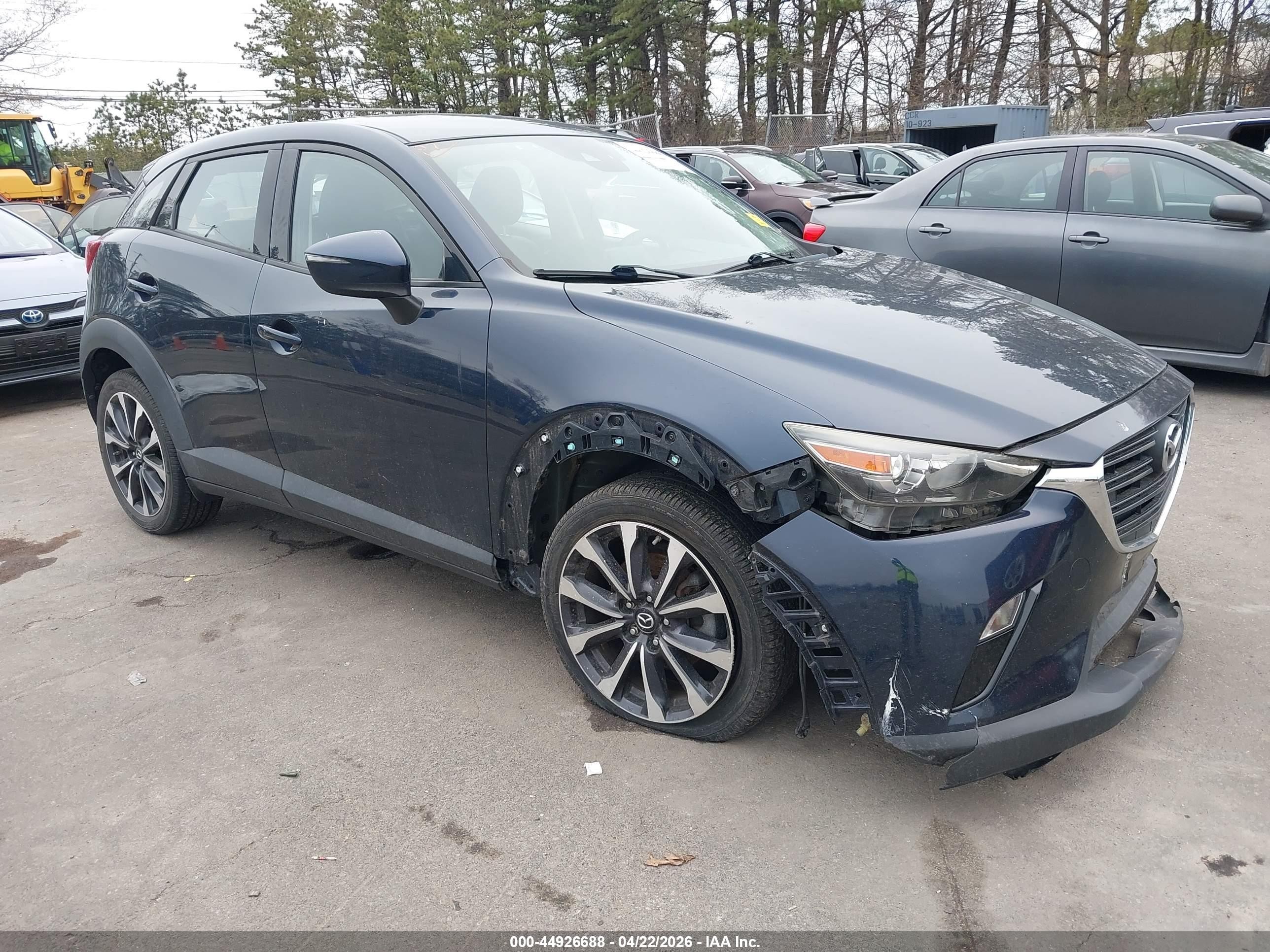 2019 Mazda CX-3 Touring, VIN JM1DKFC75K0404342 — Front end