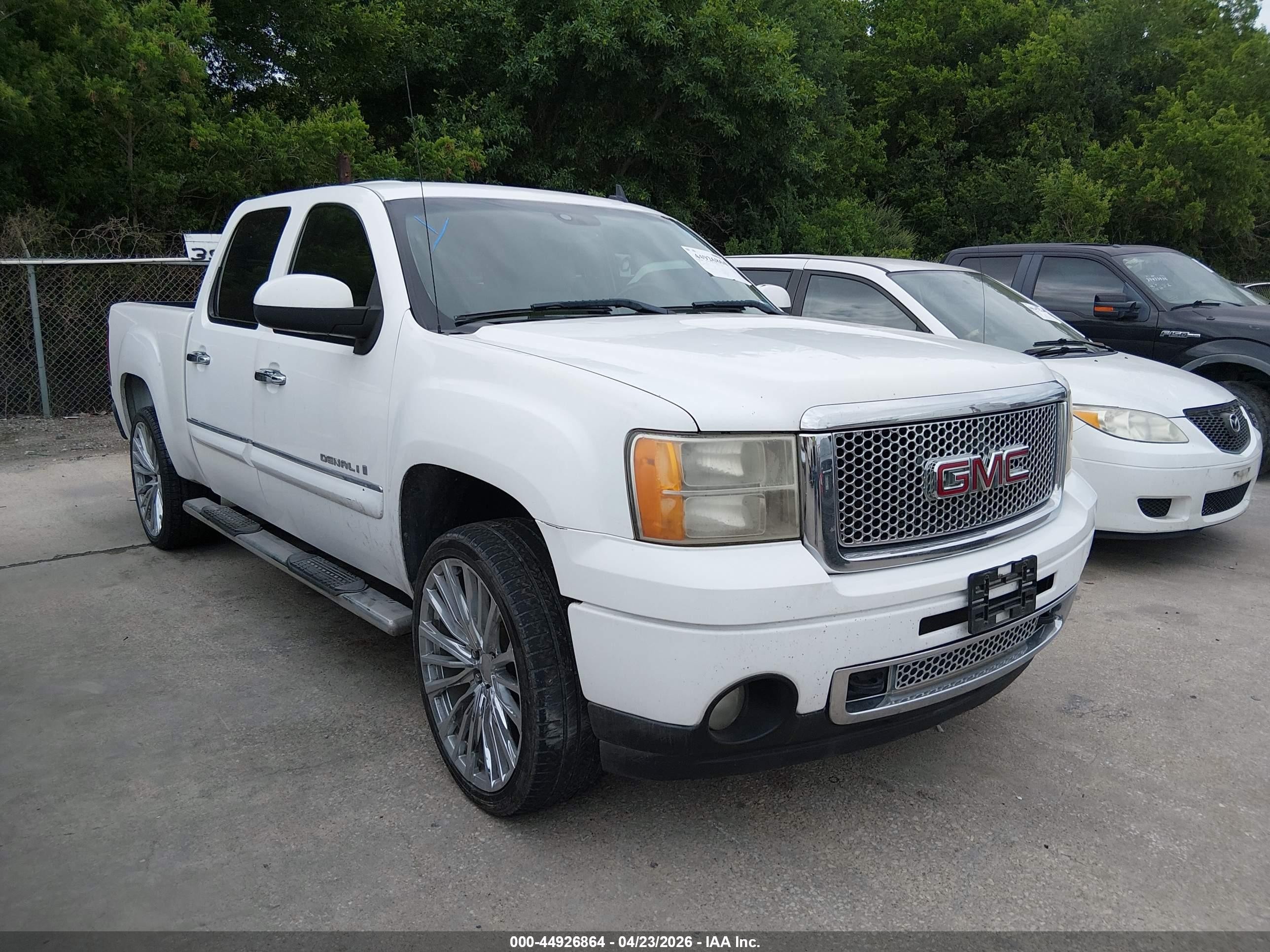 2008 GMC Sierra Denali, VIN 2GTEK638381147532 — Normal wear