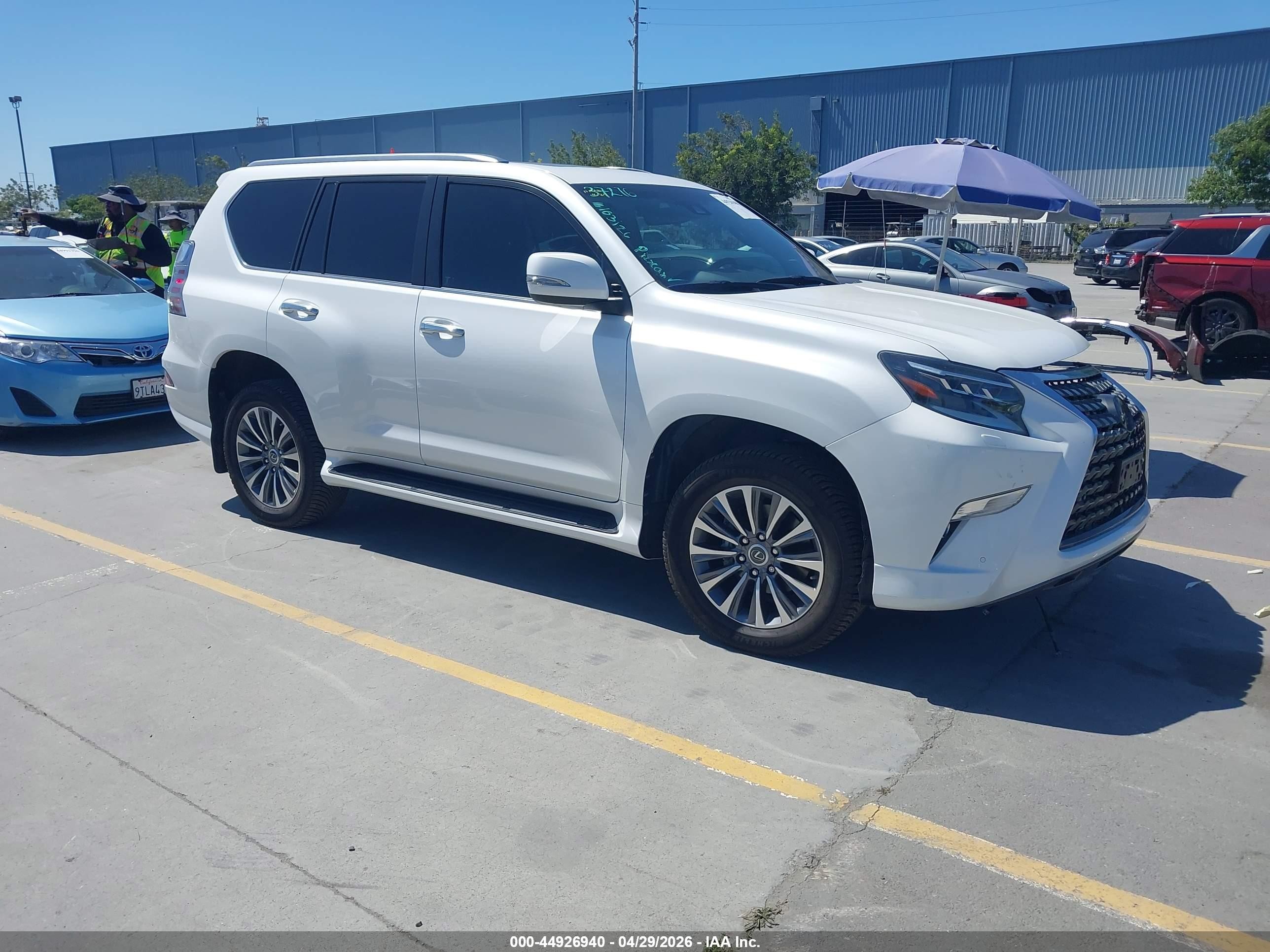 2021 Lexus GX 460 Luxury, VIN JTJGM7BX6M5304073 — Front end