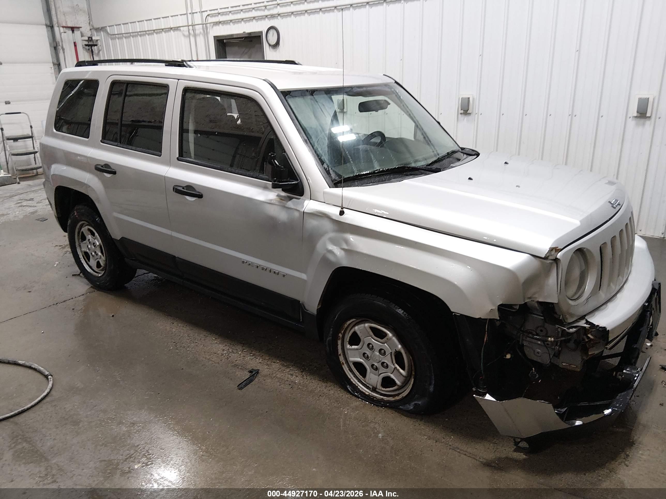 2012 Jeep Patriot Sport, VIN 1C4NJRBB0CD611889 — Front end