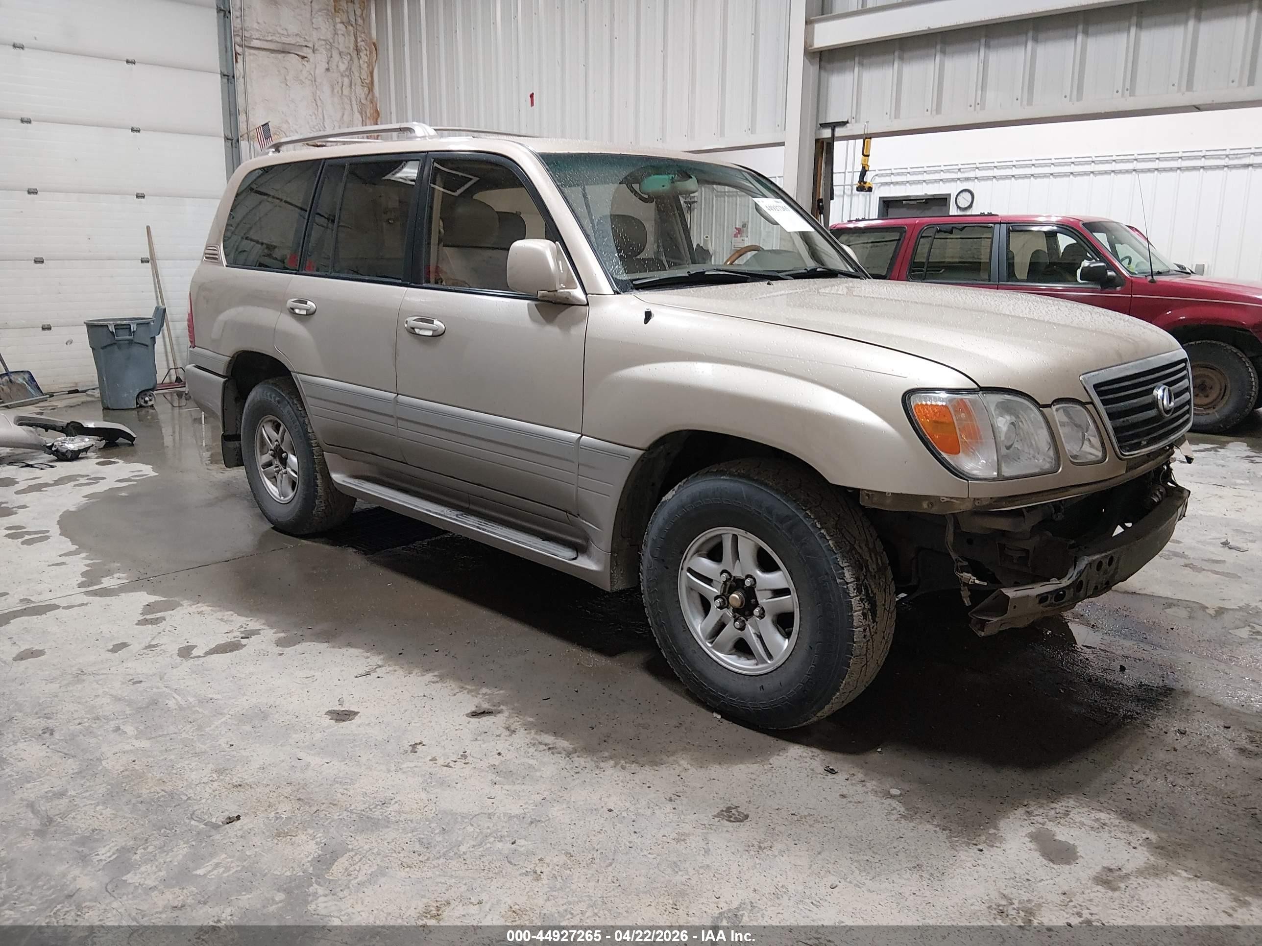 2000 Lexus LX 470, VIN JT6HT00W9Y0091416 — Front end