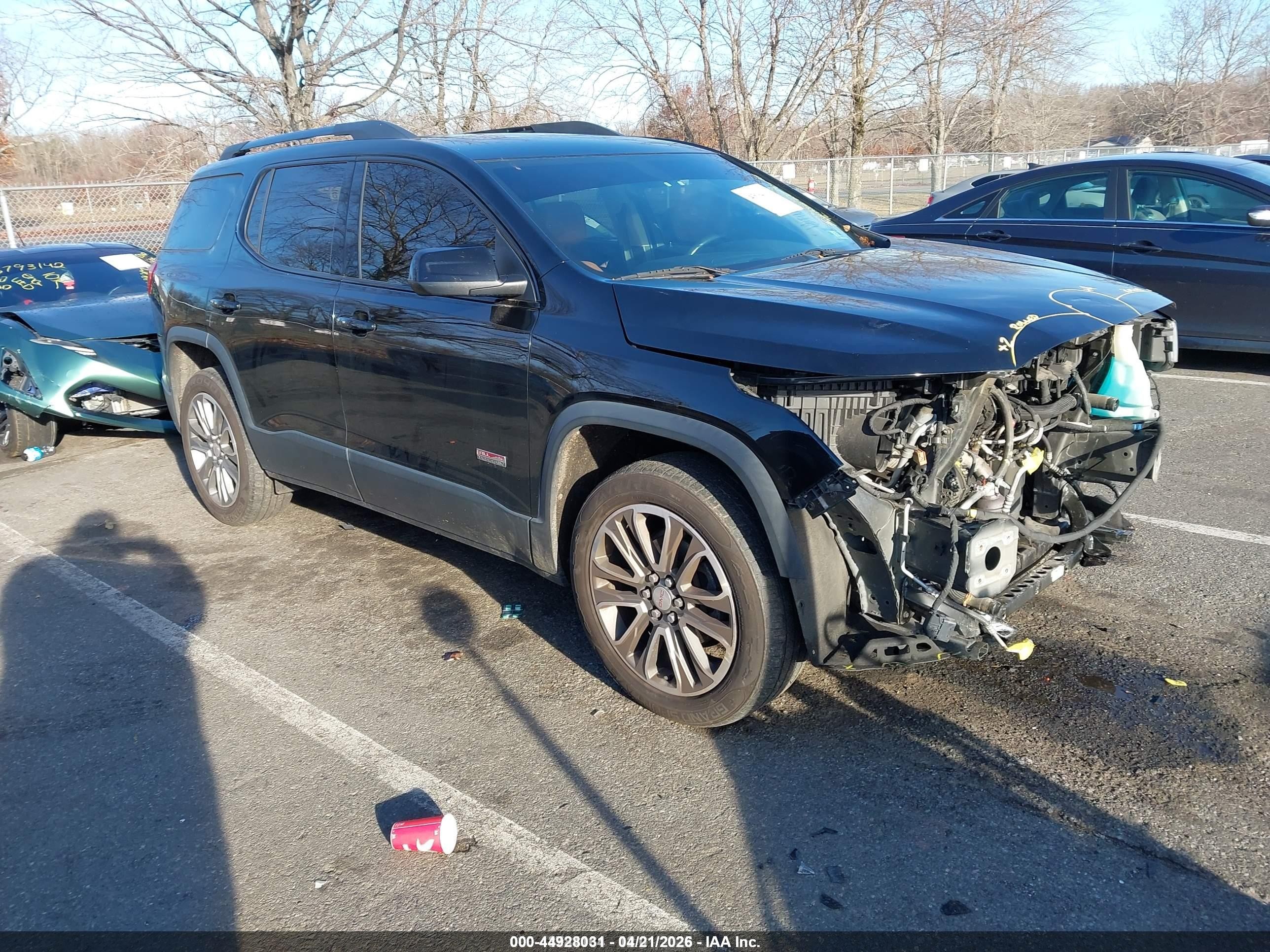 2017 GMC Acadia SLT, VIN 1GKKNVLS8HZ210443 — Front end