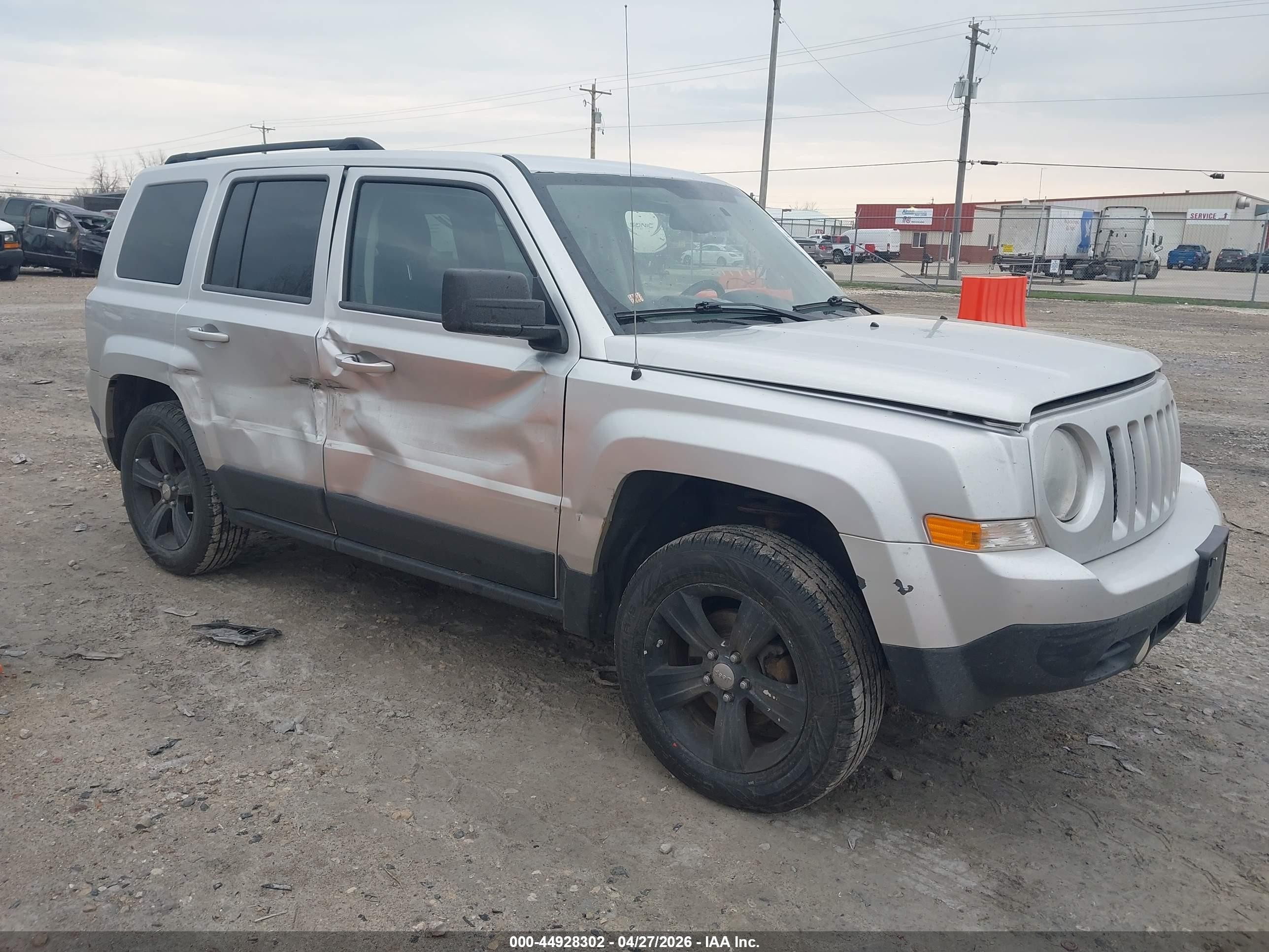 2012 Jeep Patriot Latitude, VIN 1C4NJRFB1CD594921 — Side