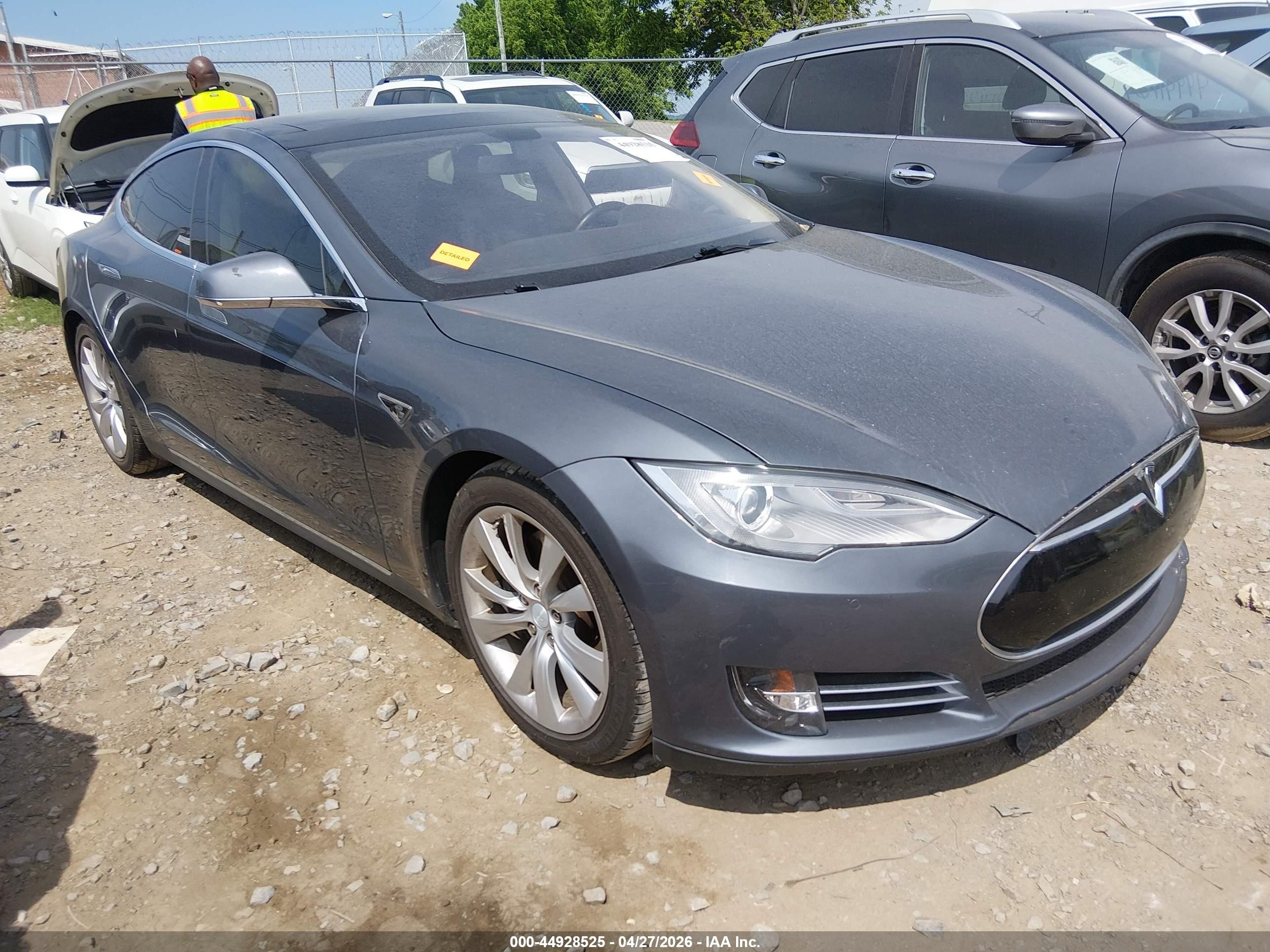 2013 Tesla Model S Performance, VIN 5YJSA1CP0DFP19776 — Roof