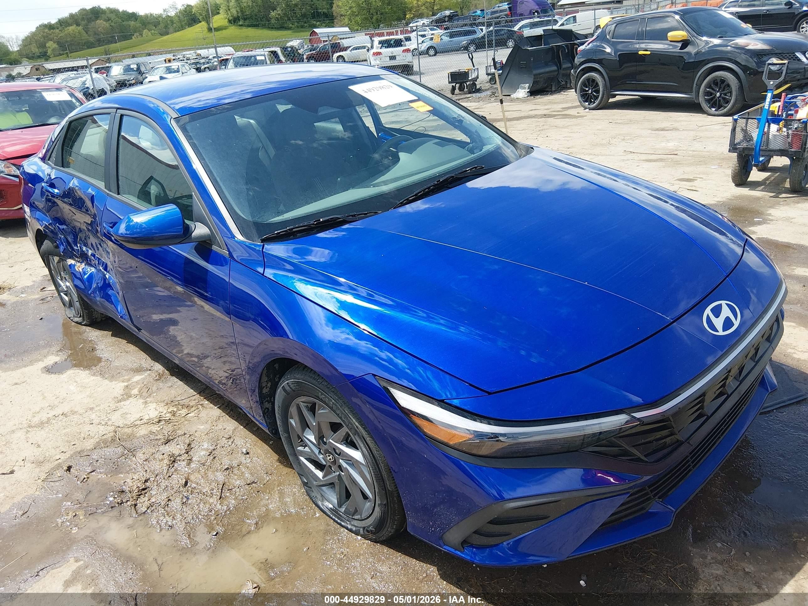 2024 Hyundai Elantra SEL, VIN KMHLM4DG9RU752670 — Side