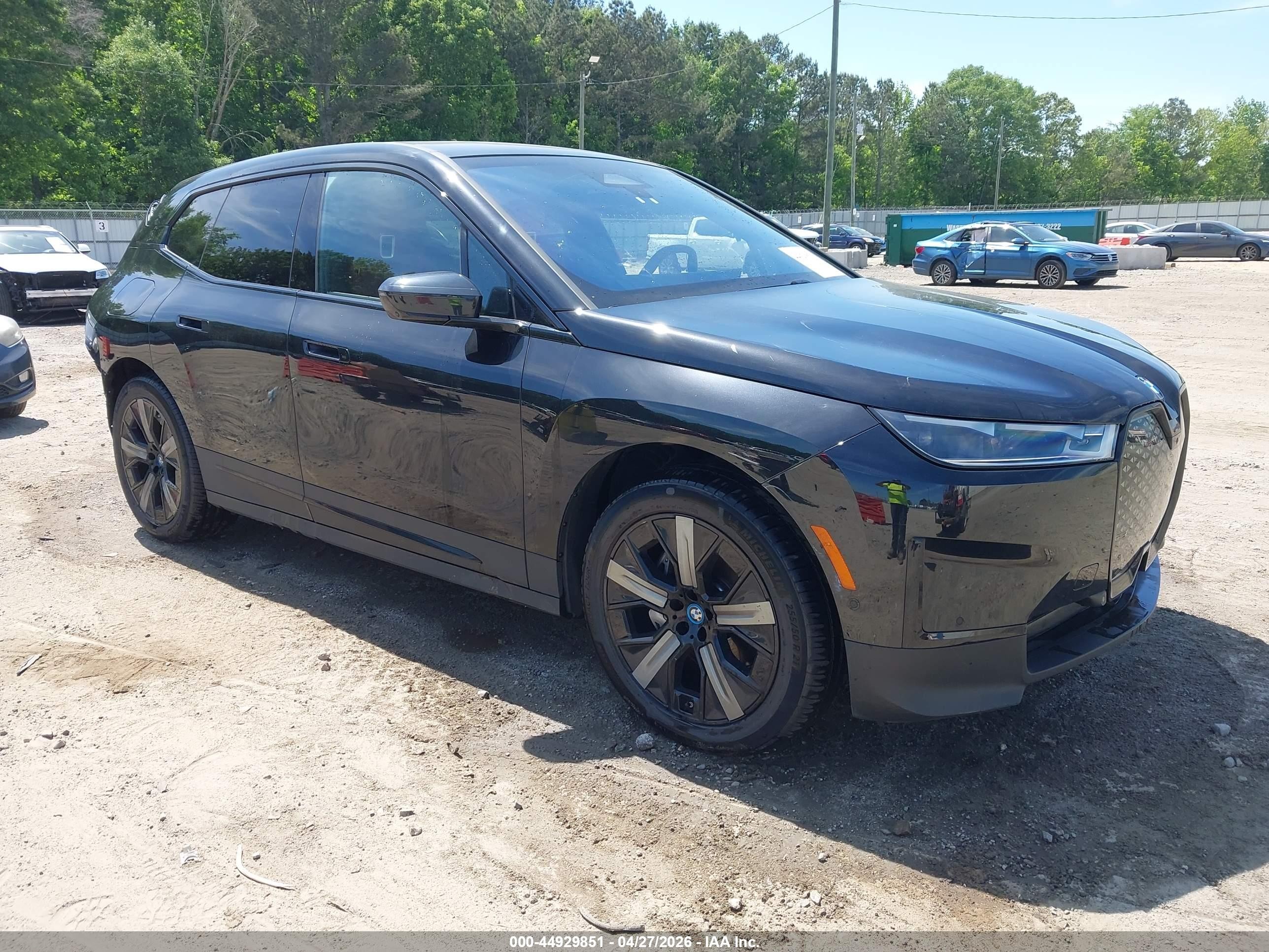 2024 BMW iX xDrive50, VIN WB523CF03RCP30422 — Зад