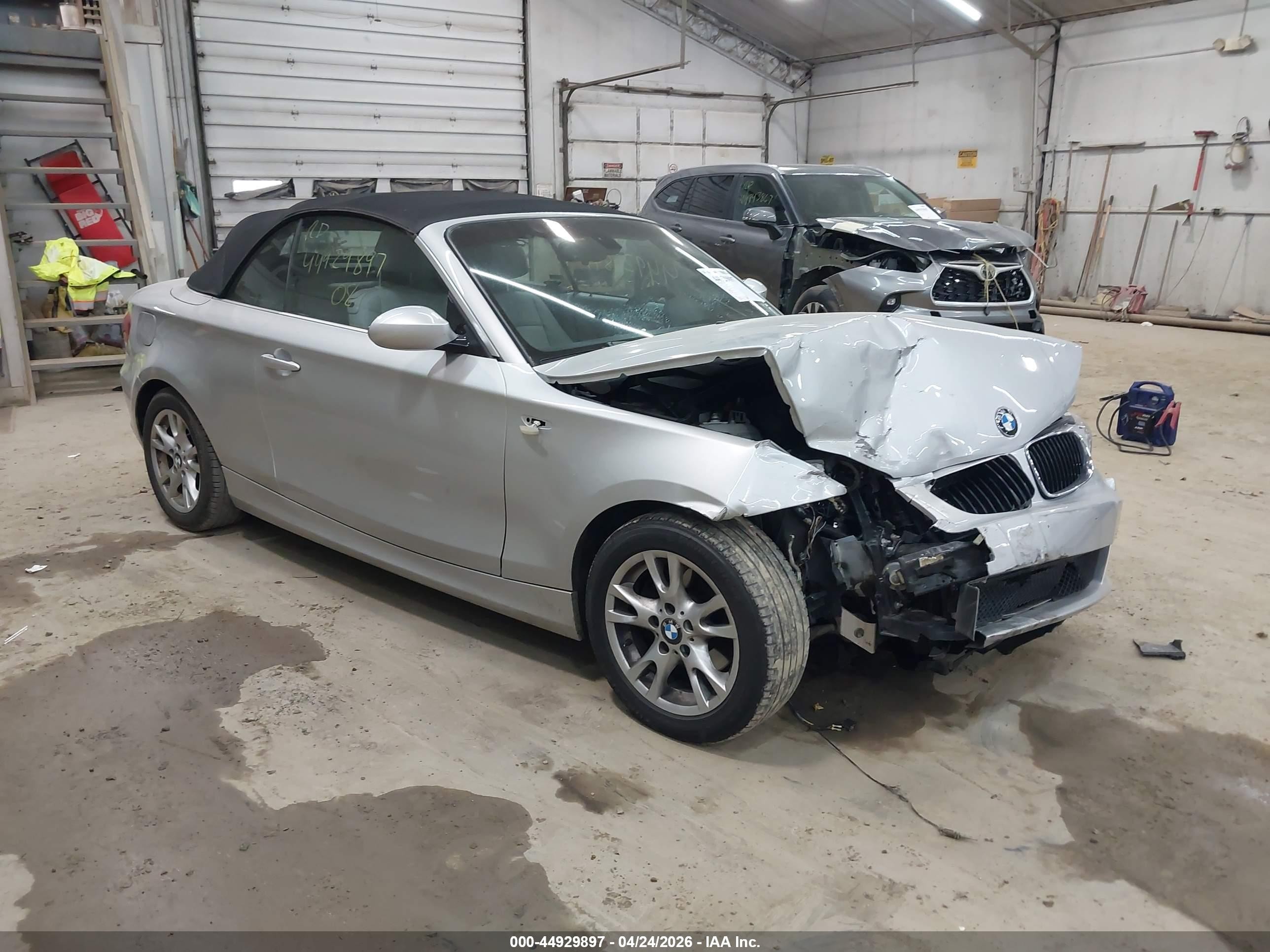 2008 BMW 1 Series 128i, VIN WBAUL73558VE89759 — Front end
