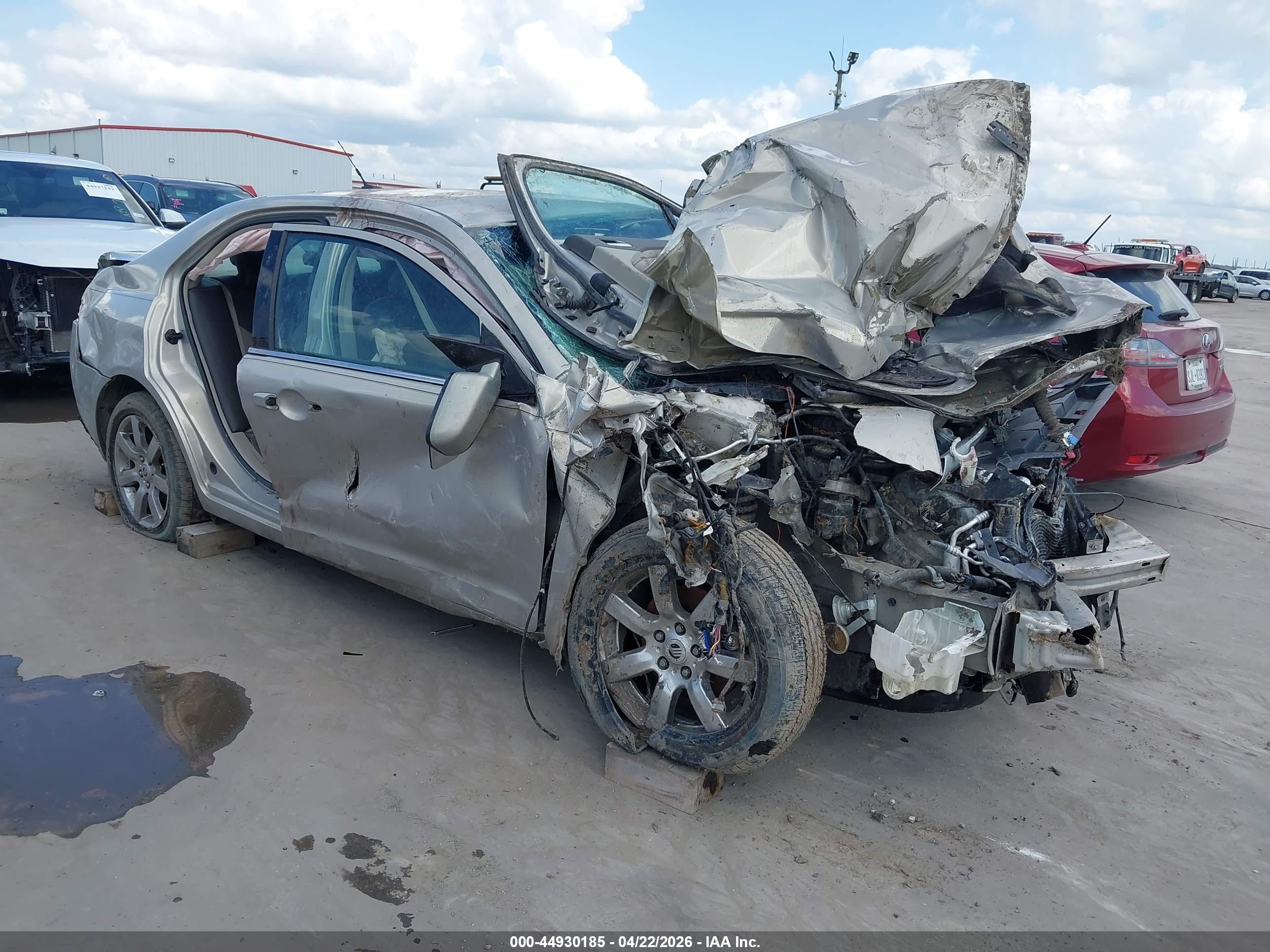 2010 Mercury Milan Premier, VIN 3MEHM0JG7AR660541 — Rollover