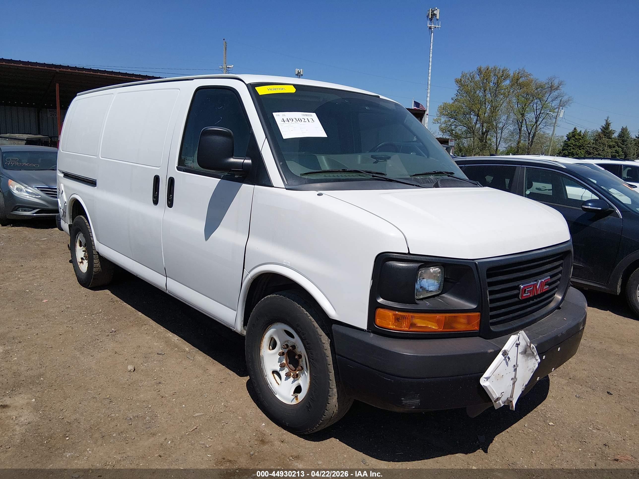 2010 GMC Savana Cargo, VIN 1GTZGFBA8A1160862 — Front end