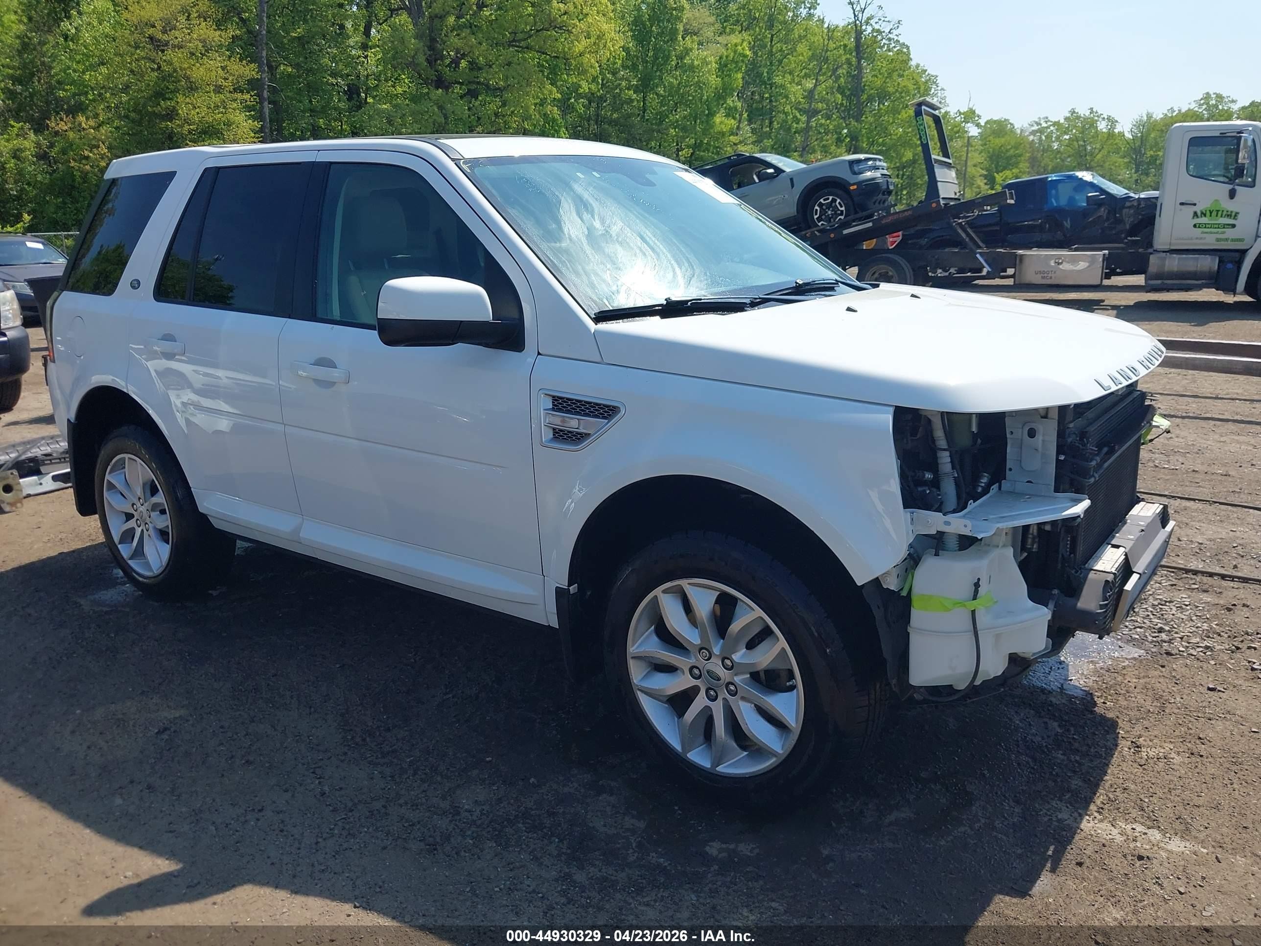 2014 Land Rover LR2, VIN SALFR2BG0EH409798 — Front end