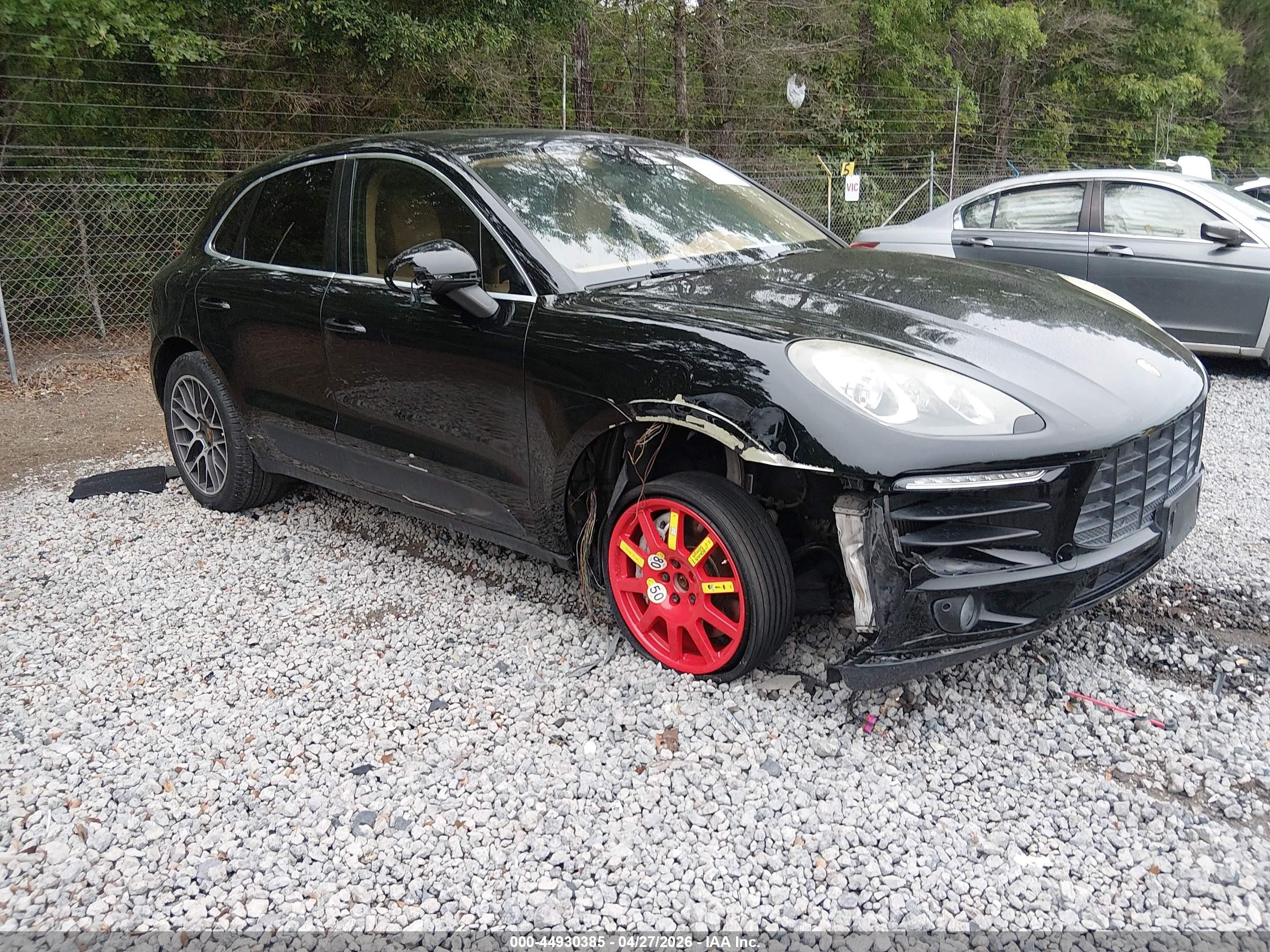 2017 Porsche Macan S, VIN WP1AB2A54HLB20543 — Front end