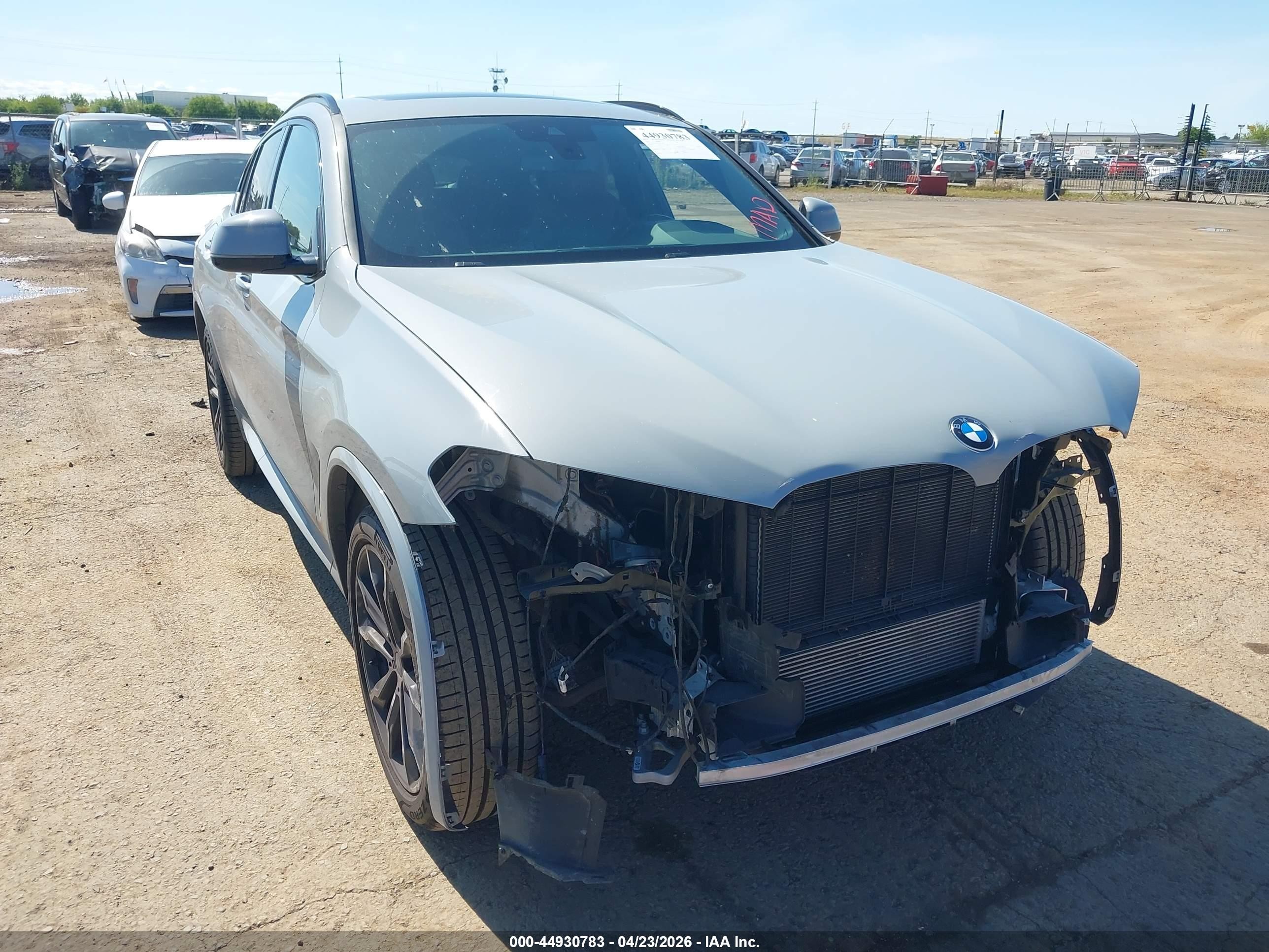 2022 BMW X4 xDrive30i, VIN 5UX33DT08N9K53687 — Front end