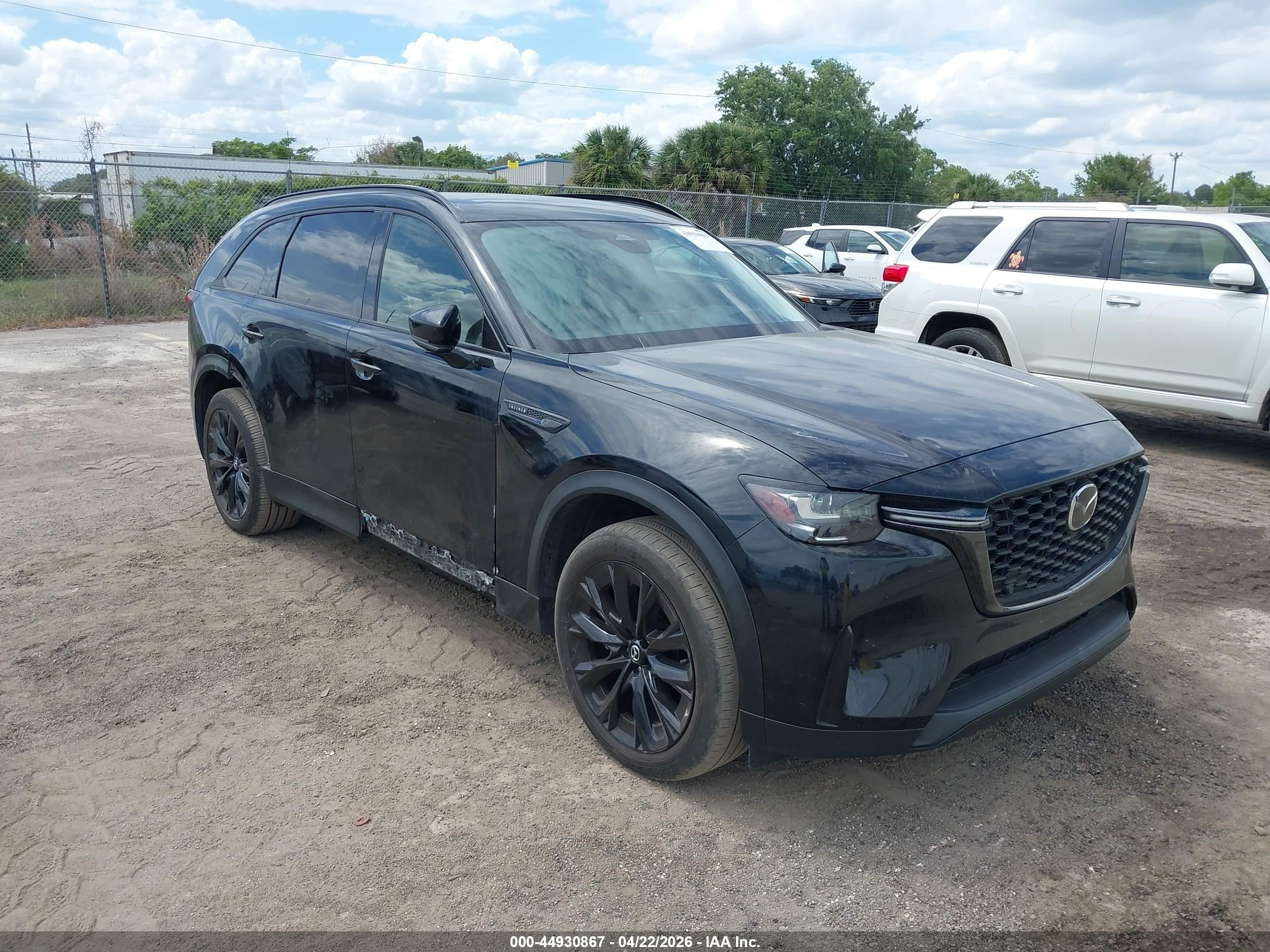 2025 Mazda CX-90 Premium Sport, VIN JM3KKCHD4S1201027 — Бок
