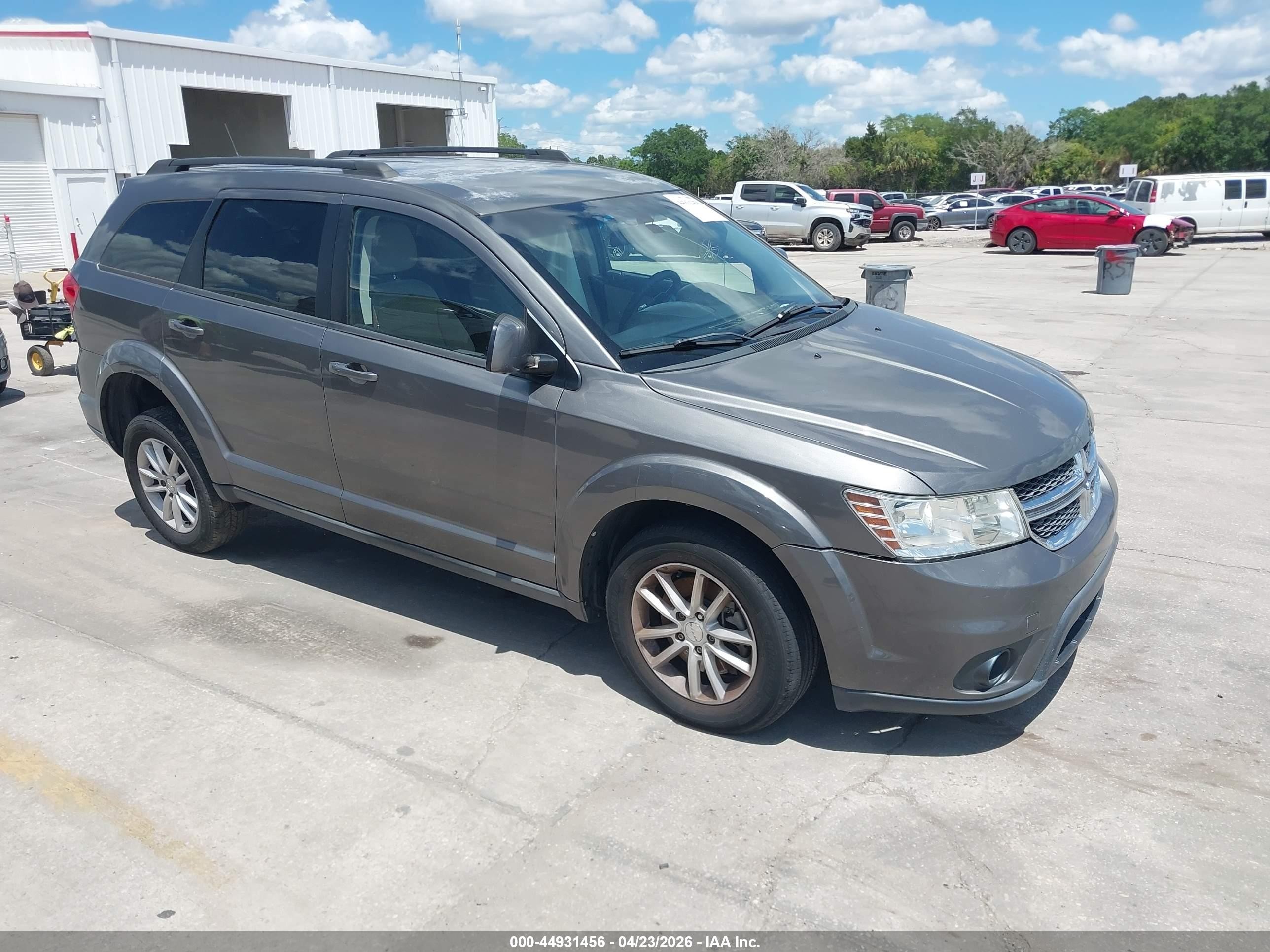 2013 Dodge Journey SXT, VIN 3C4PDCBG5DT571037 — Side
