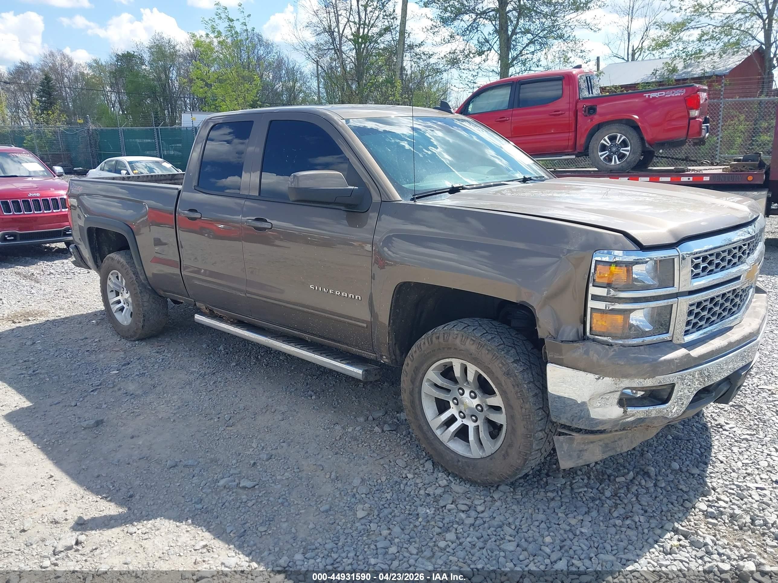 2015 Chevrolet Silverado 1500 LT, VIN 1GCVKREC1FZ171948 — Front end