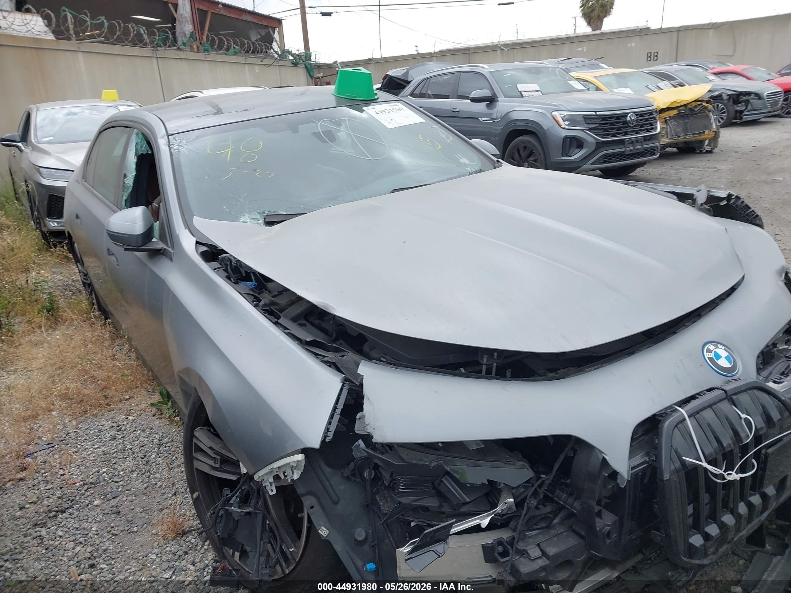 2023 BMW i7 xDrive60, VIN WBY53EJ07PCN87829 — Side