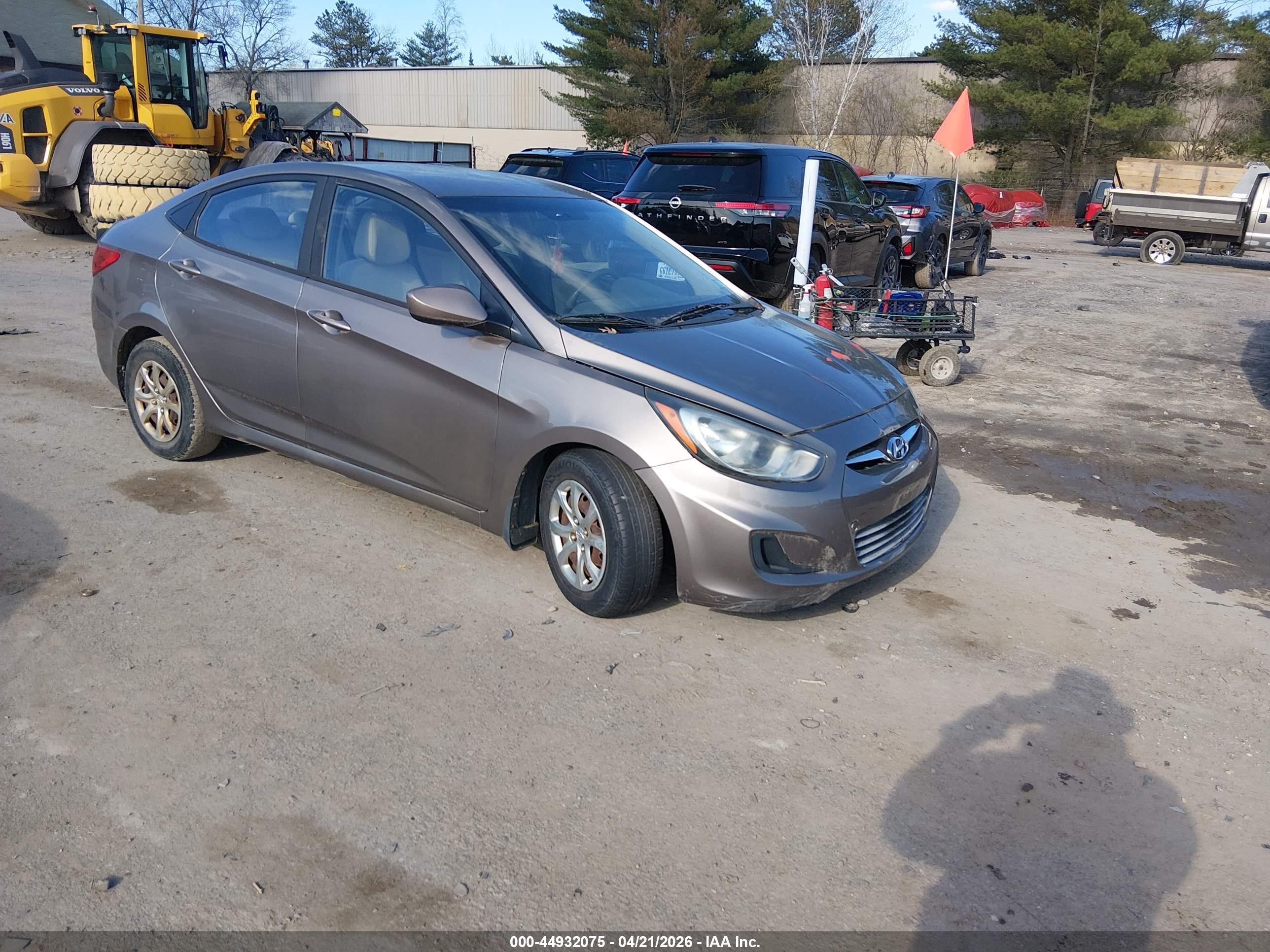 2013 Hyundai Accent GLS, VIN KMHCT4AE0DU406800 — Normal wear