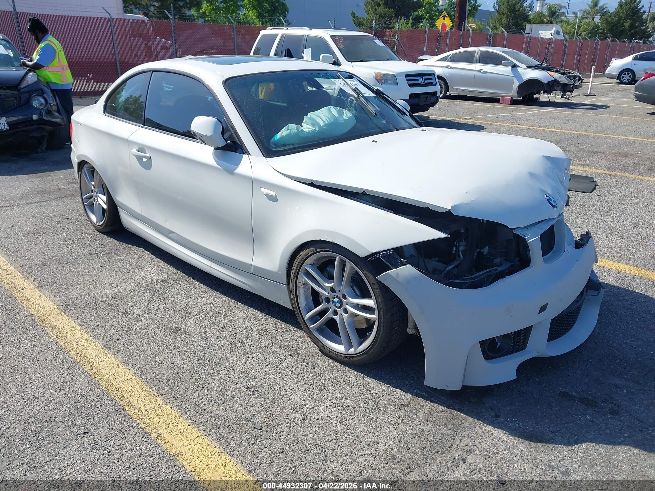 2013 BMW 1 Series 135i, VIN WBAUC9C5XDVM13358 — Front end