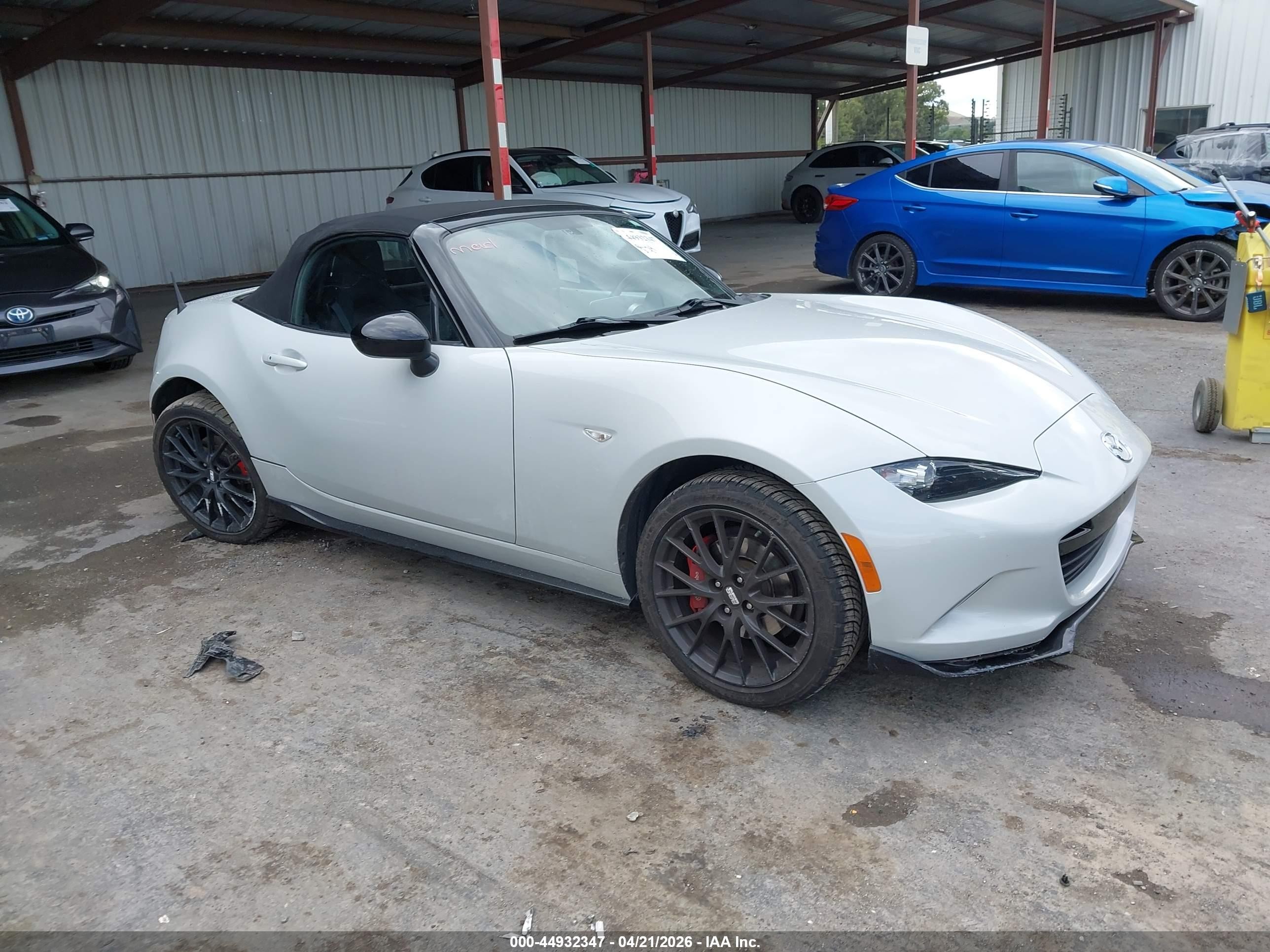 2016 Mazda MX-5 Miata Club, VIN JM1NDAC70G0103082 — Rear end