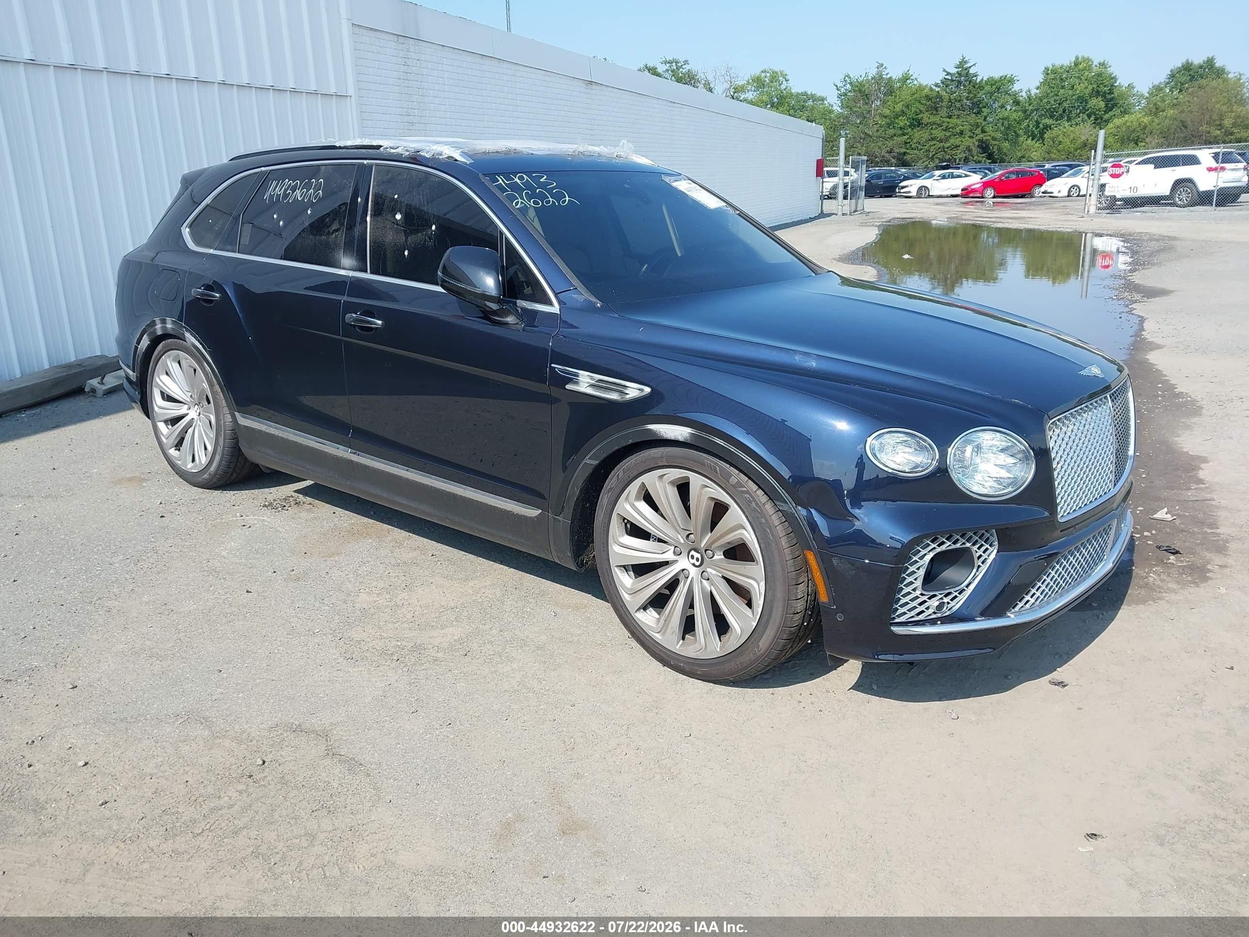 2021 Bentley Bentayga V8, VIN SJAAM2ZV9MC033751 — Vandalism