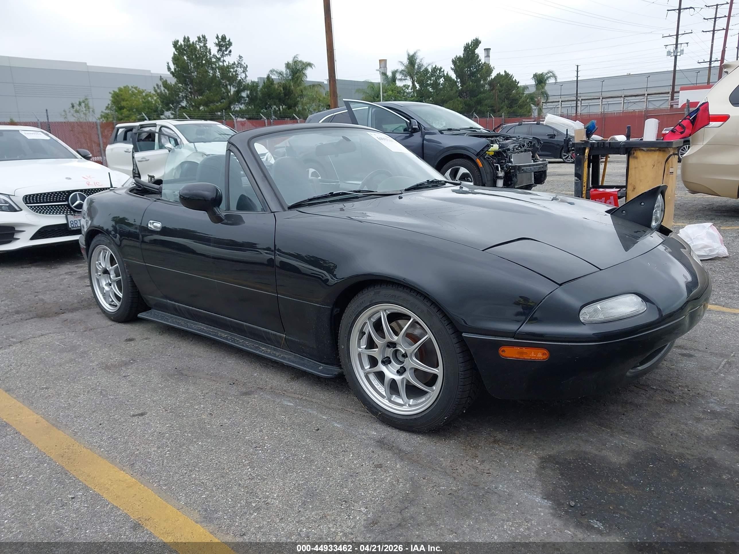 1997 Mazda MX-5 Miata, VIN JM1NA3538V0725389 — Normal wear