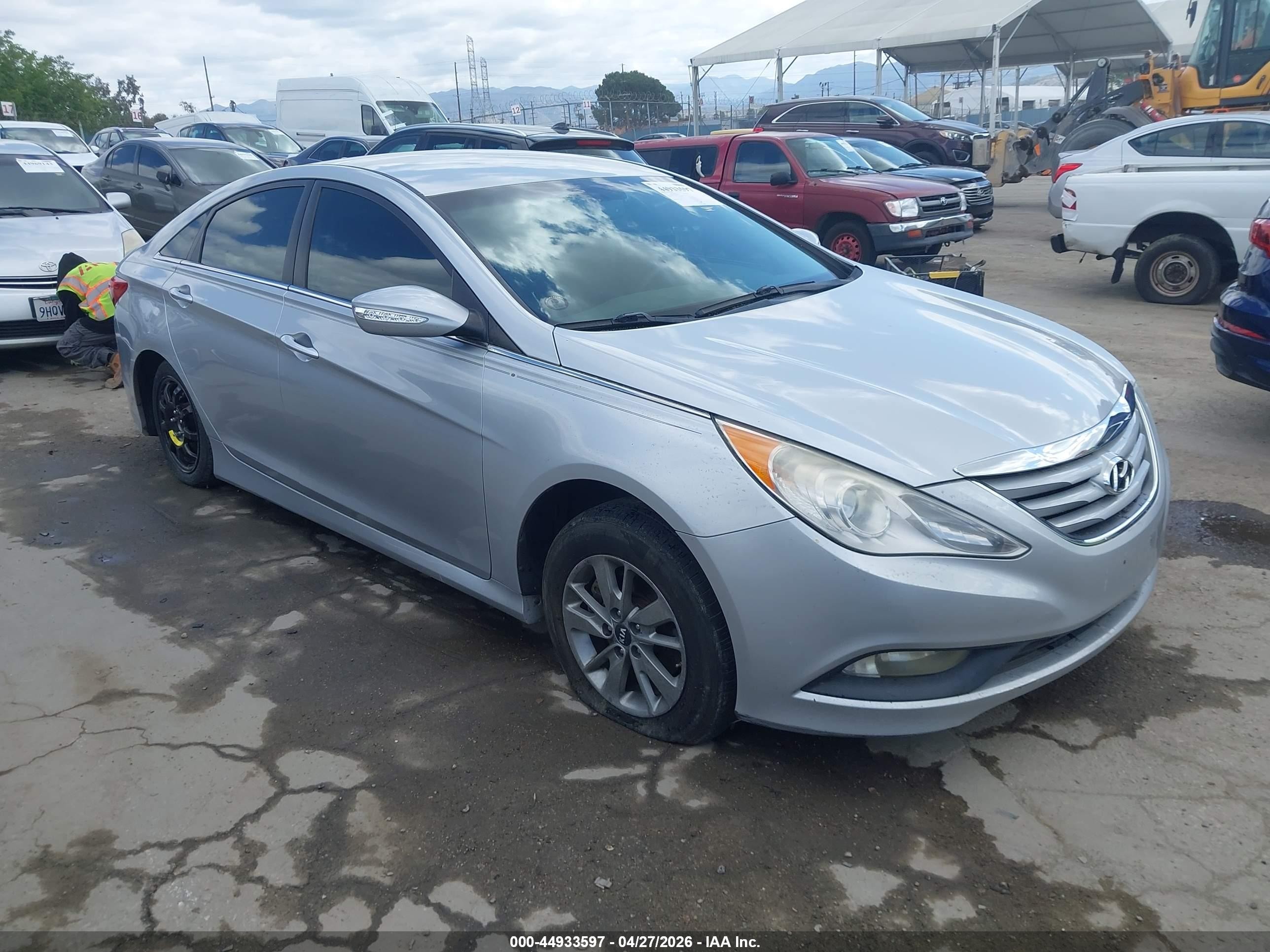 2014 Hyundai Sonata GLS, VIN 5NPEB4AC5EH817491 — Stripped