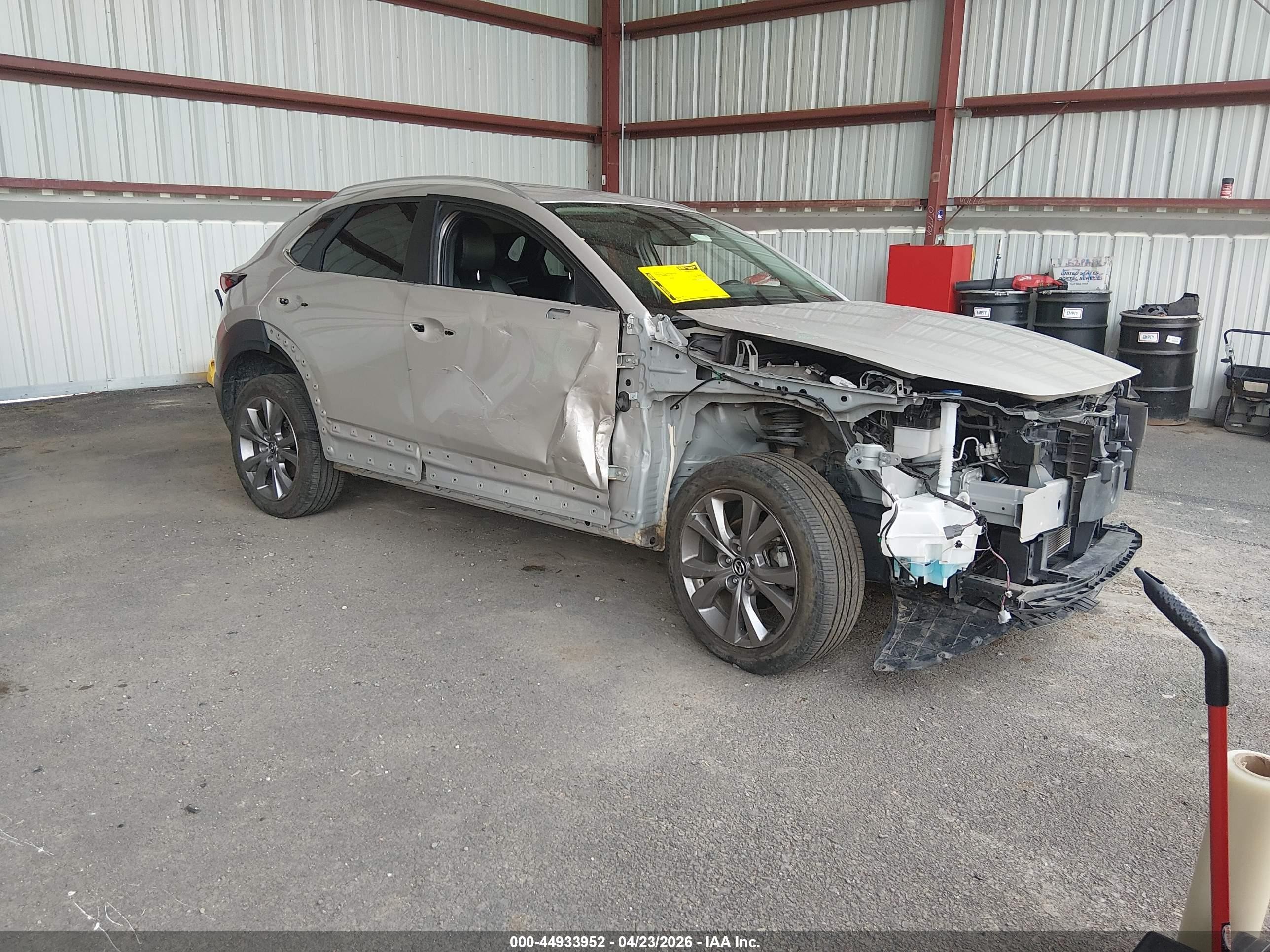 2022 Mazda CX-30 S Carbon Edition, VIN 3MVDMBCL2NM425228 — Front end