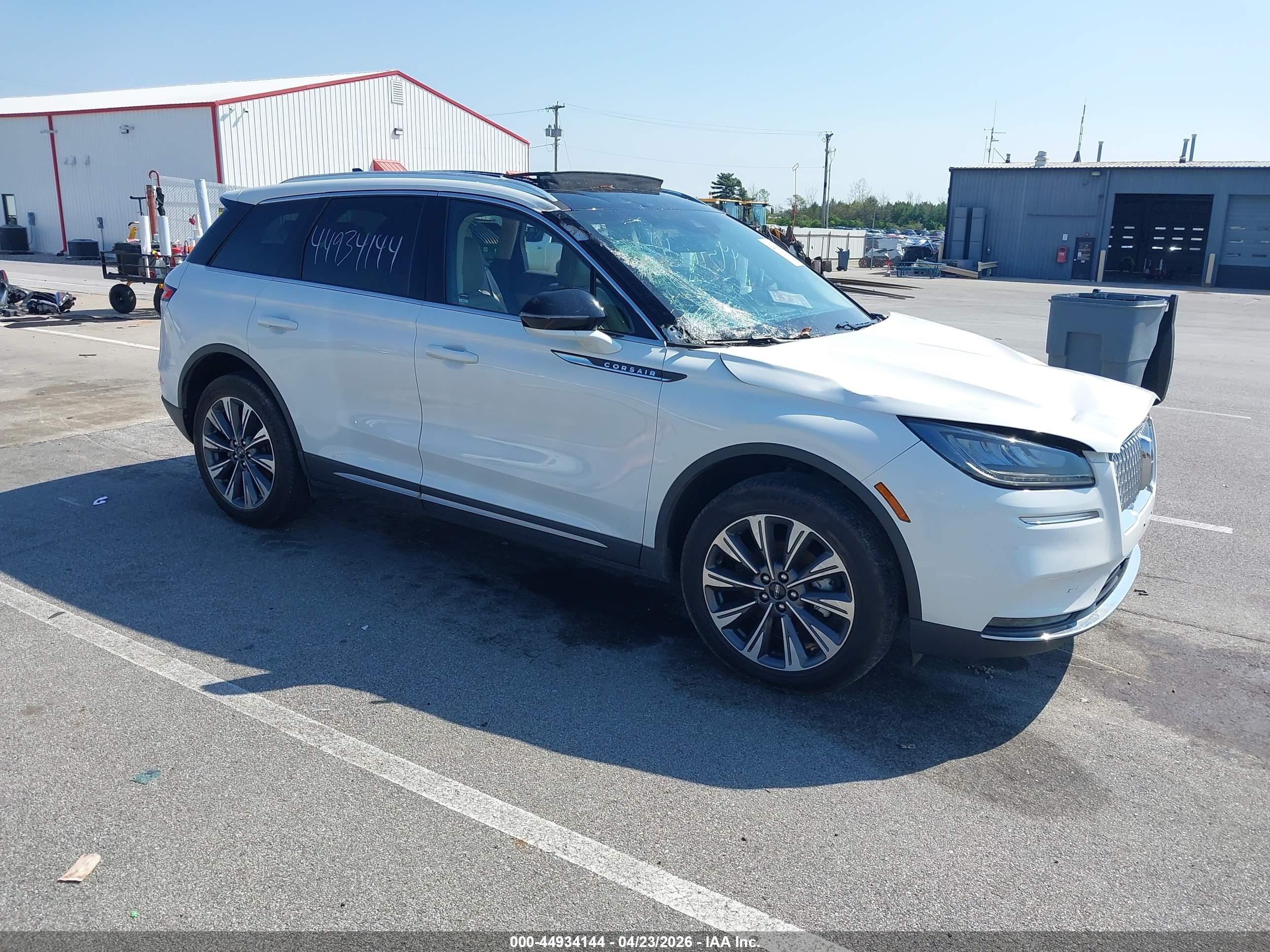 2021 Lincoln Corsair Reserve, VIN 5LMCJ2C92MUL17964 — Roof