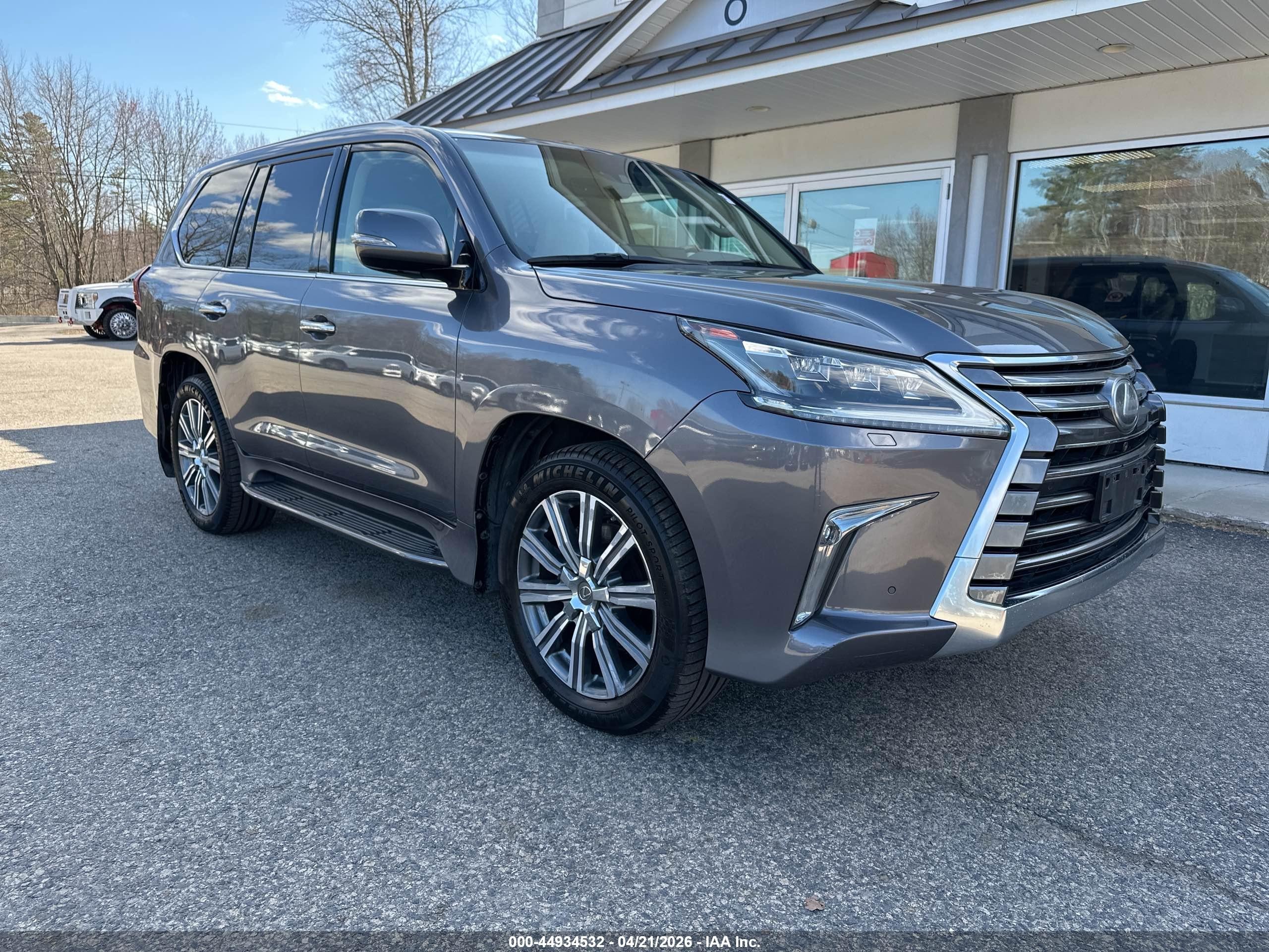 2017 Lexus LX 570, VIN JTJHY7AX4H4226494 — Normal wear