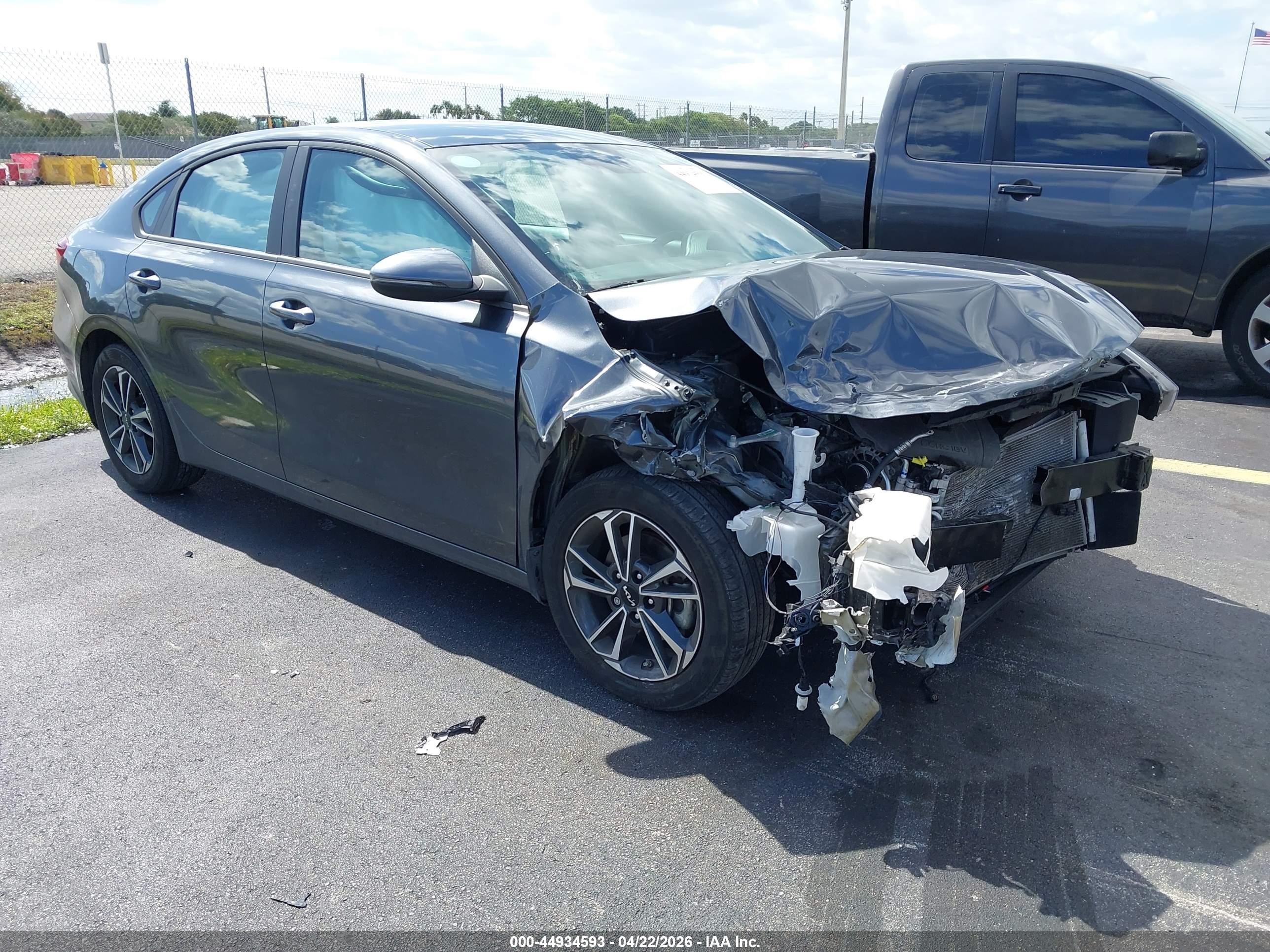 2023 Kia Forte LXS, VIN 3KPF24ADXPE695697 — Front end