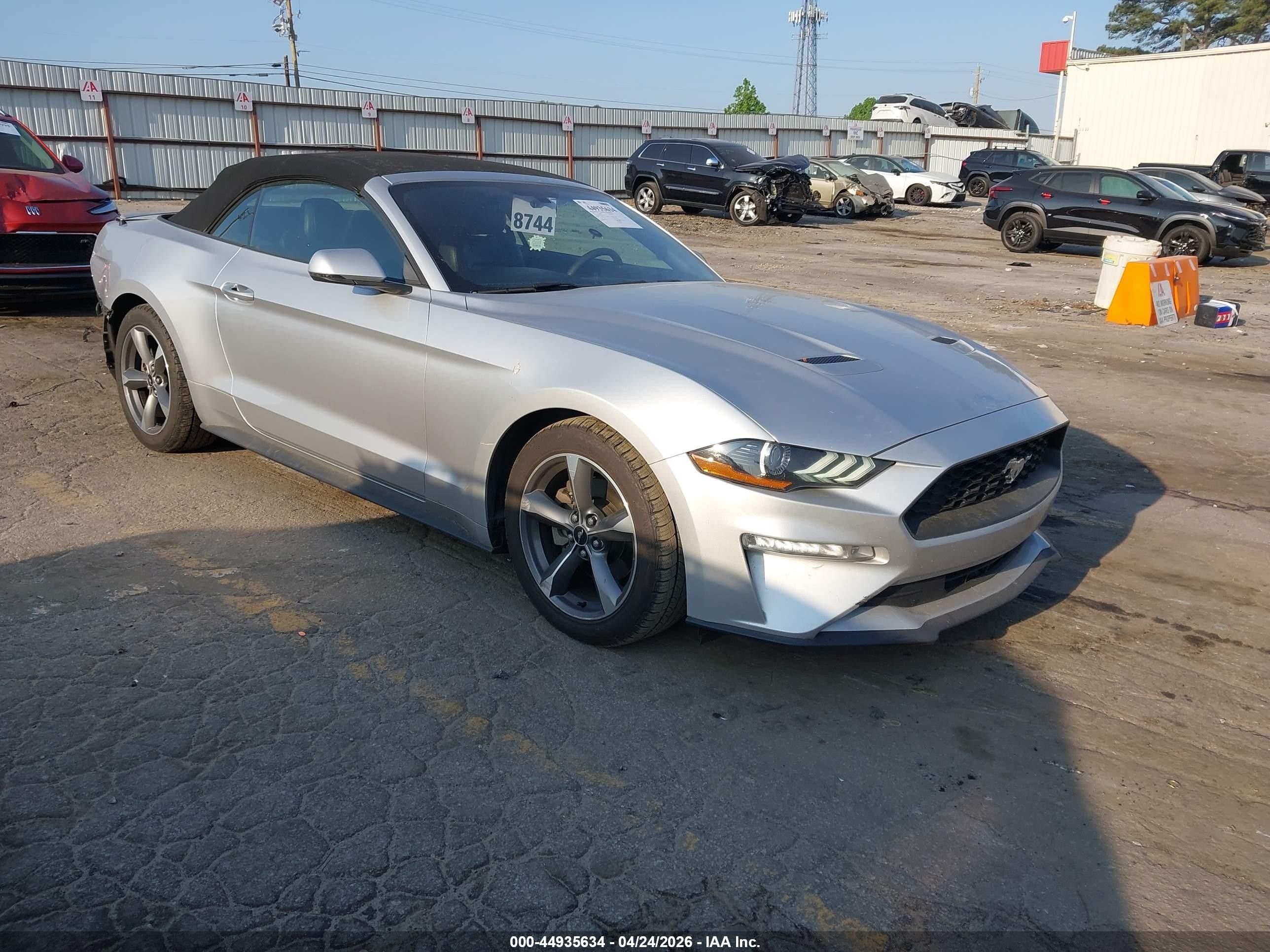 2018 Ford Mustang EcoBoost Premium, VIN 1FATP8UH7J5136370 — Rear end
