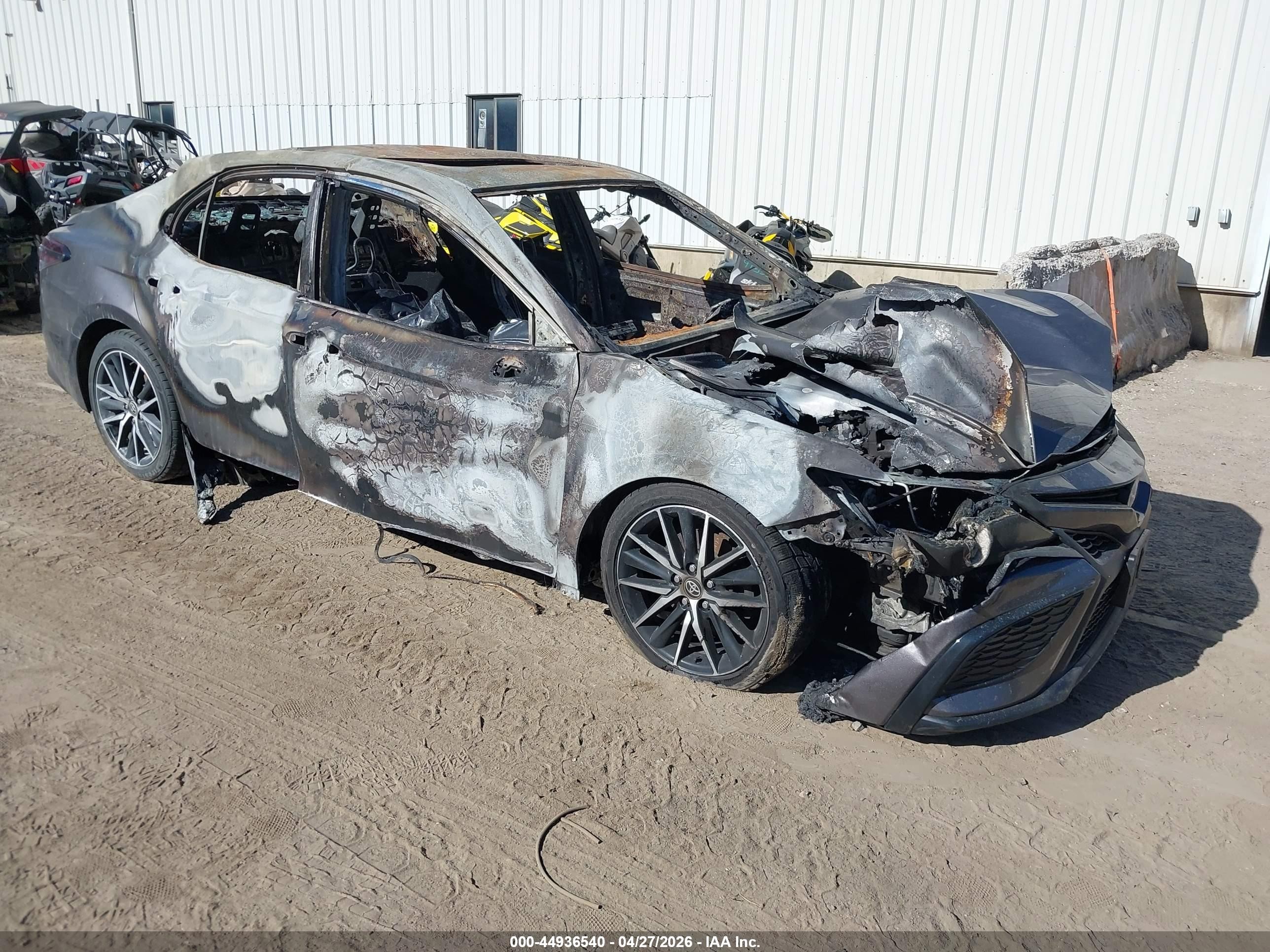 2023 Toyota Camry SE, VIN 4T1G11BKXPU086254 — Burn