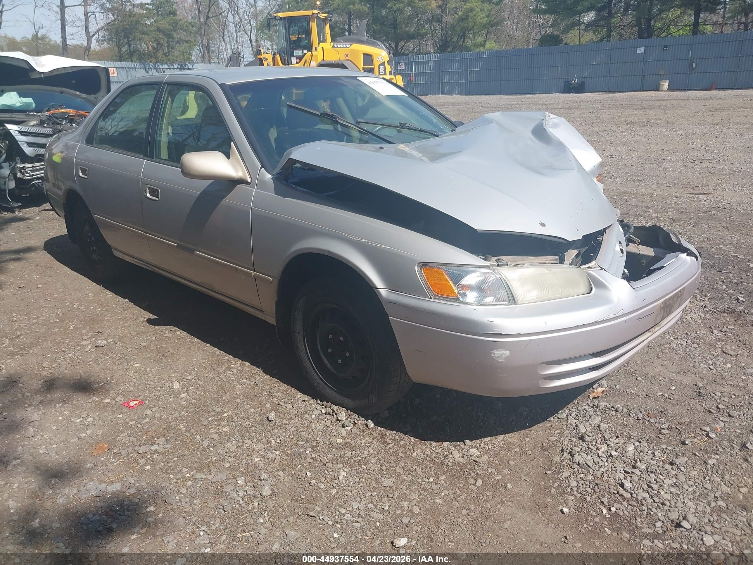1998 Toyota Camry LE, VIN 4T1BG22K7WU241131 — All over