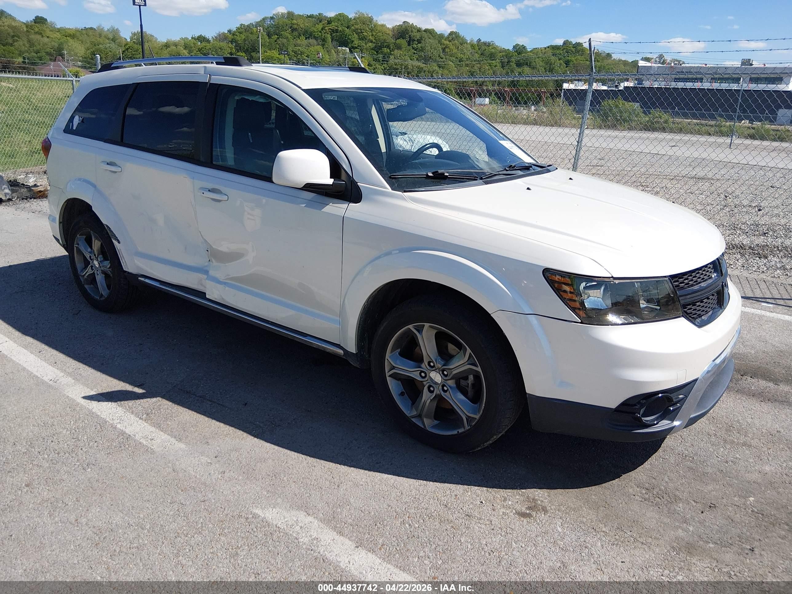 2017 Dodge Journey Crossroad Plus, VIN 3C4PDDGG2HT703692 — Side