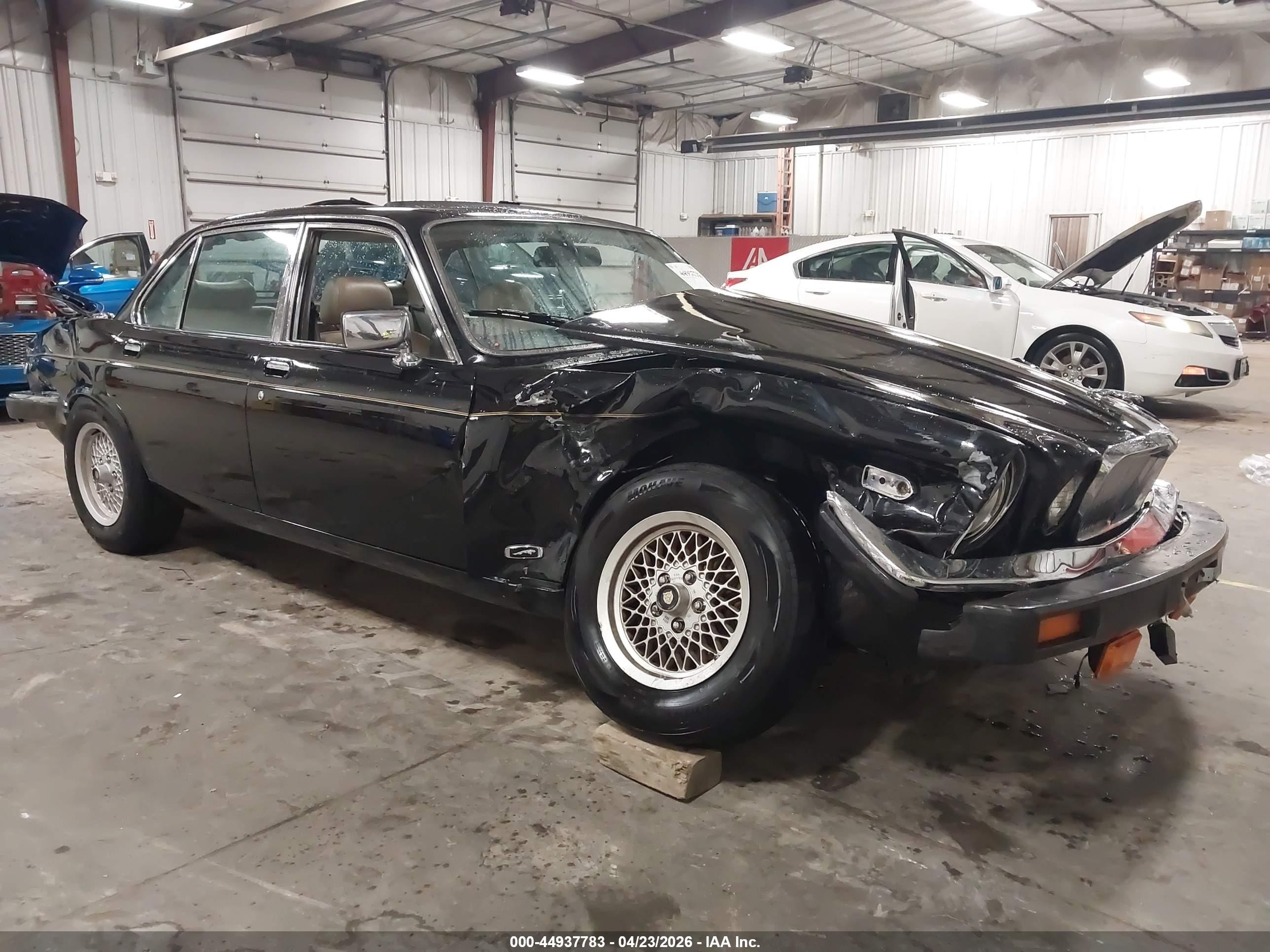 1986 Jaguar XJ, VIN SAJAY1349GC451293 — All over