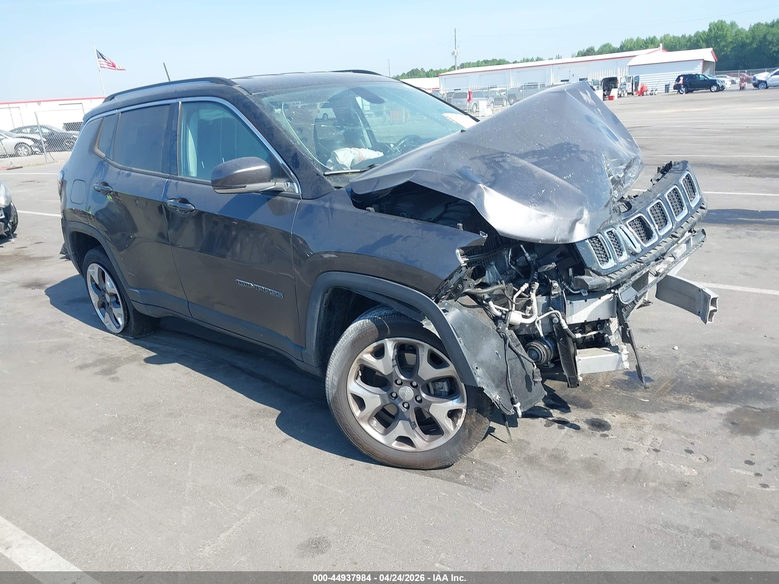 2020 Jeep Compass Limited, VIN 3C4NJDCB7LT208794 — Front end