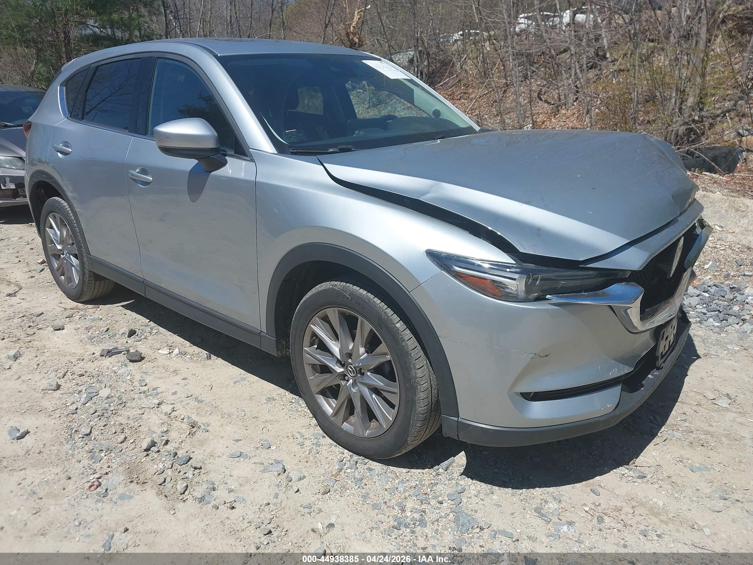 2021 Mazda CX-5 Grand Touring, VIN JM3KFBDM3M0322533 — Front end