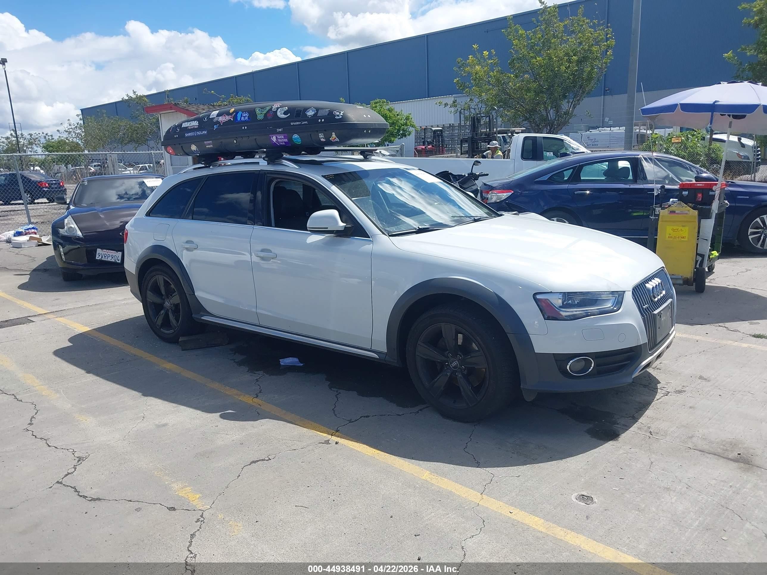 2013 Audi allroad A4 Prestige, VIN WA1VFAFL8DA222565 — Бок