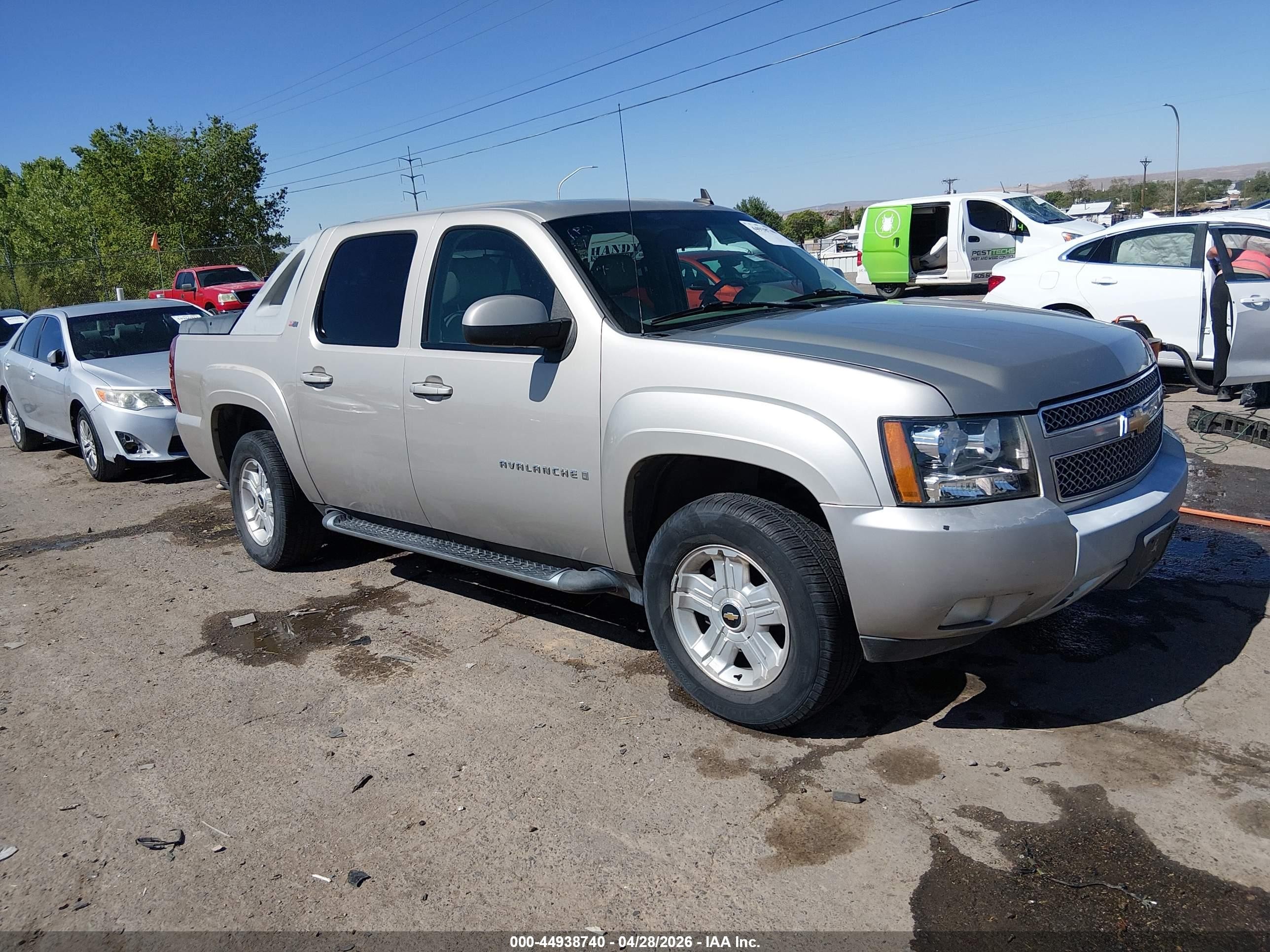 2009 Chevrolet Avalanche 1LT, VIN 3GNFK22069G266314 — Зад