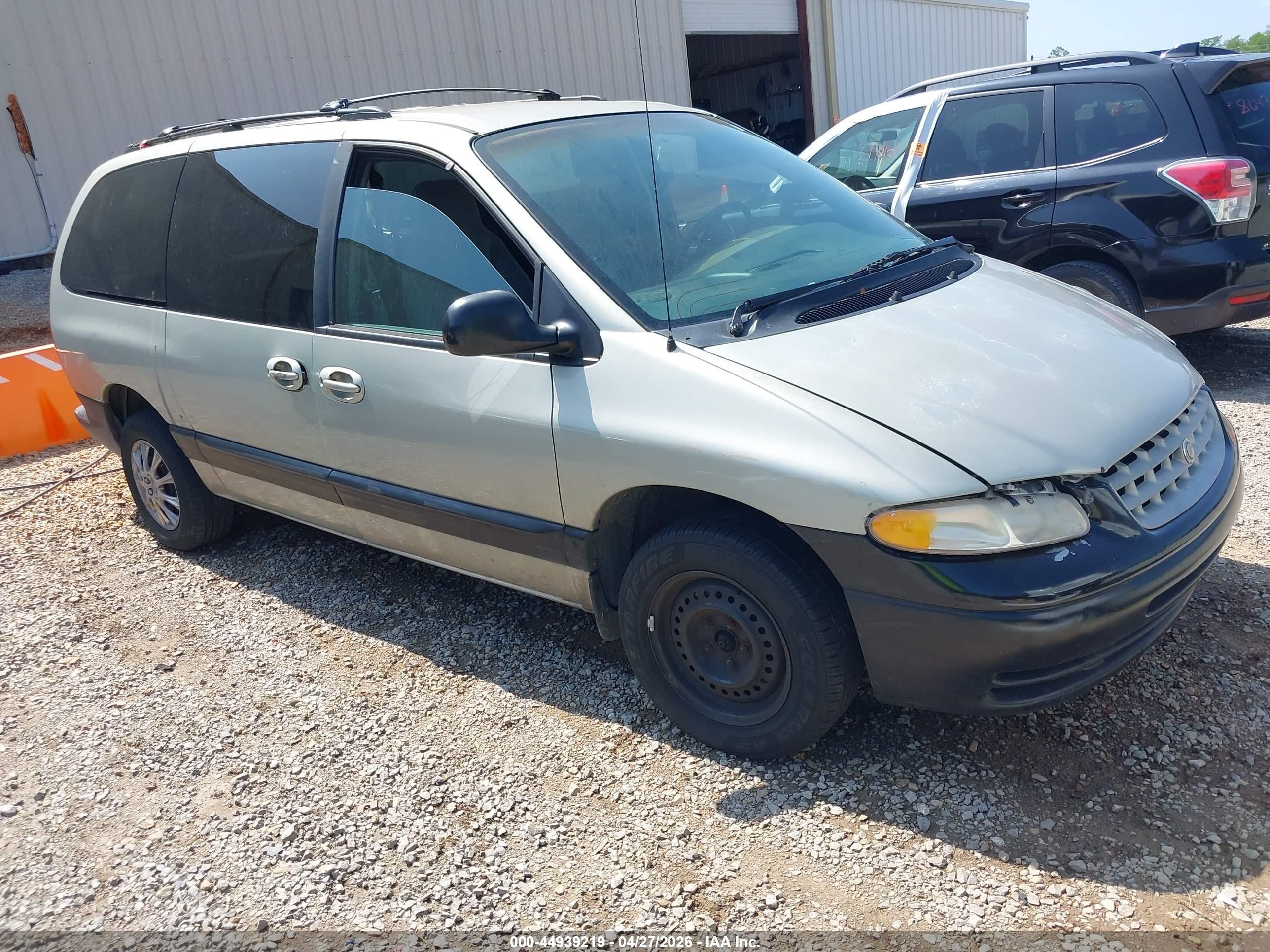 2000 Chrysler Voyager SE, VIN 1C4GJ44G1YB765017 — Обычный износ